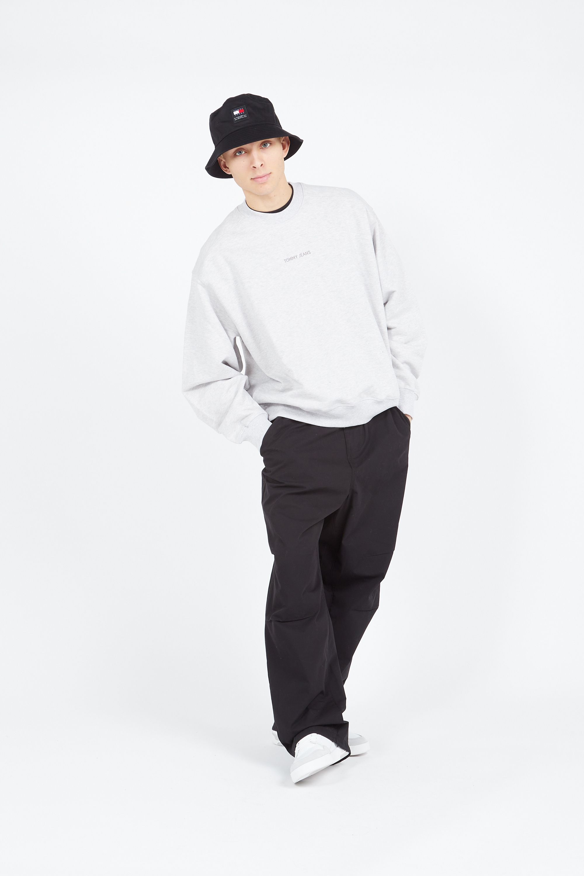TOMMY JEANS Sweatshirt TJM BOXY NEW CLASSIC Gris