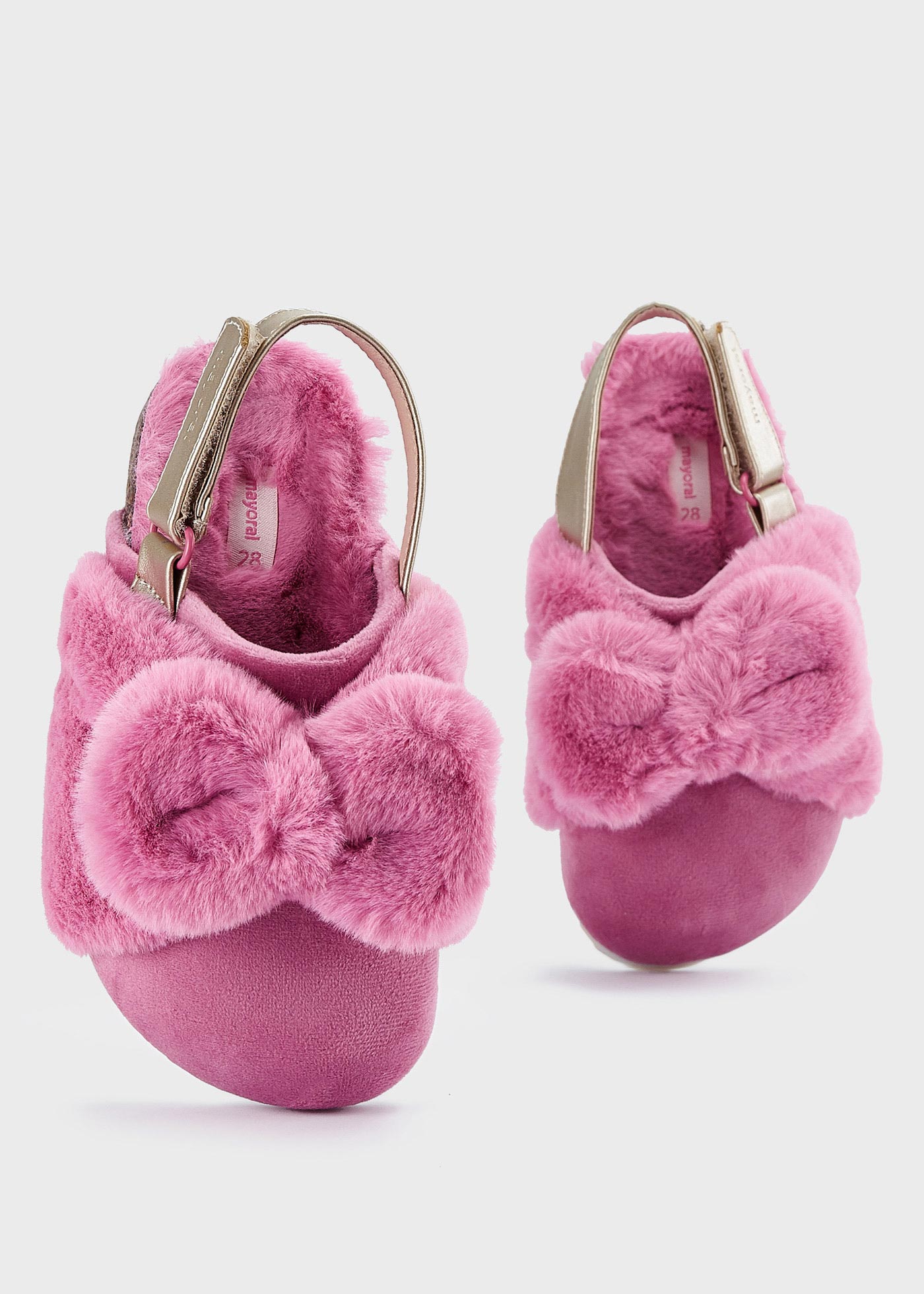 Pantufa infantil com laço