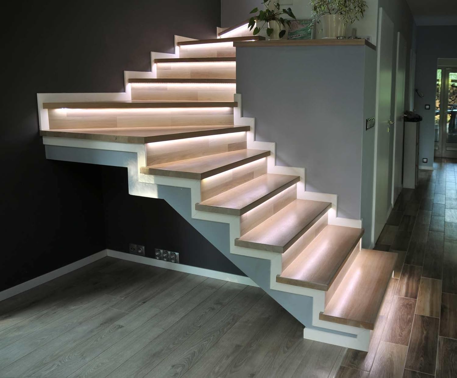 Proventa LED-Treppenstufenbeleuchtung für 15 Stufen dimmbar 22W warmweiß
