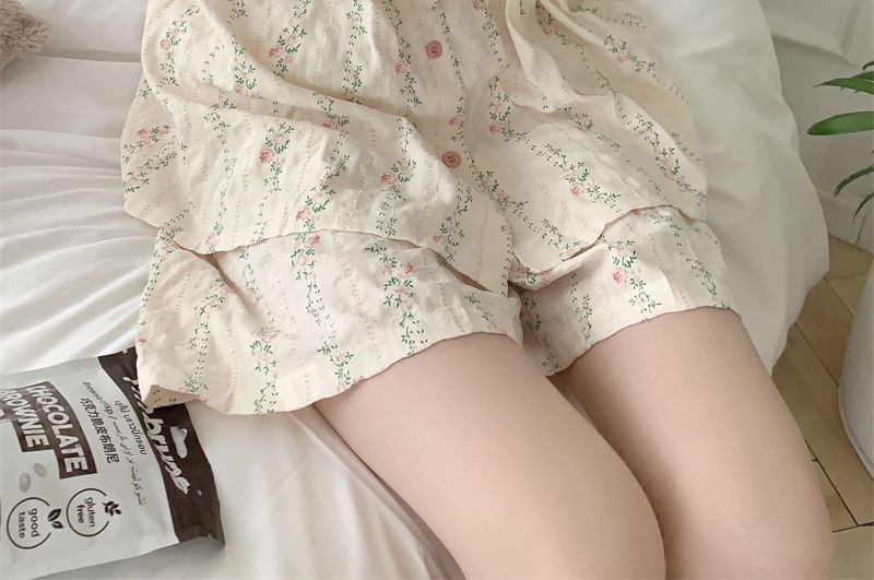 Tanee - Pyjamajurk met pofmouwen en bloemenprint / Pyjamashirt / Shorts / Broek / Set