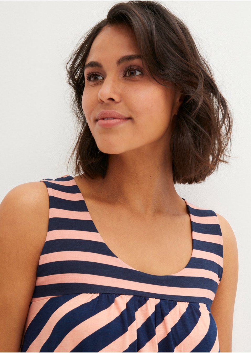 Robe courte en jersey  avec poches en viscose