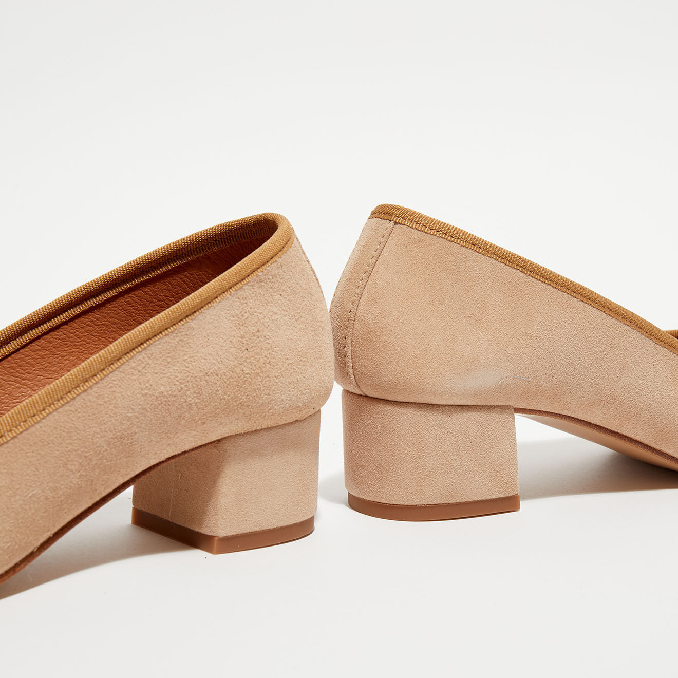 Quartier Latin Ballerines trotteurs en Velours de Cuir Diane sable - Talon 4 cm