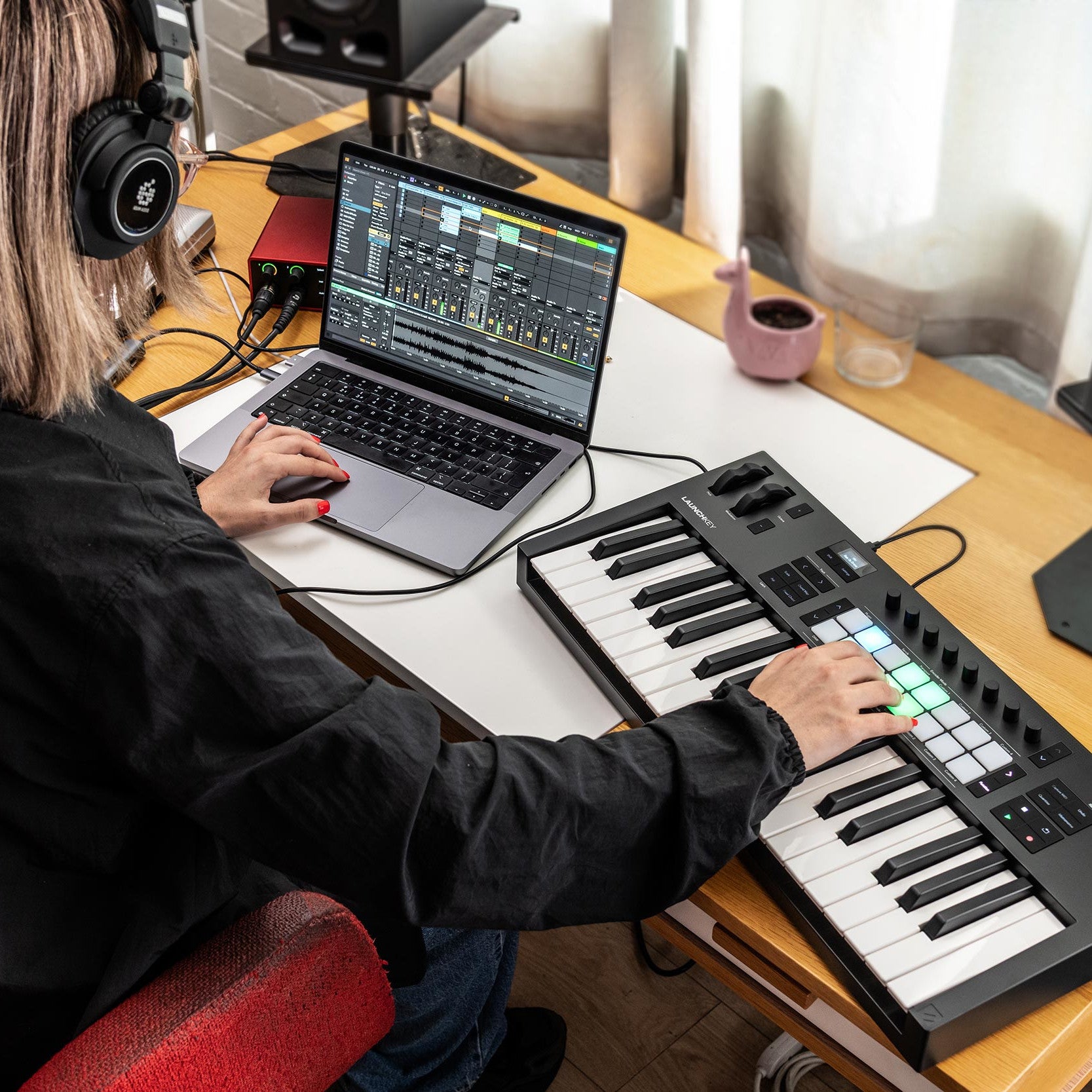 Novation Launchkey 37 MK4 USB/MIDI keyboard
