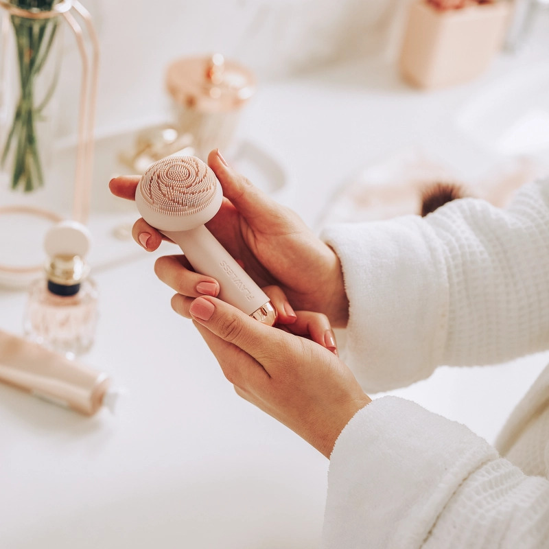Flawless Cleanse Facial Cleanser & Massager