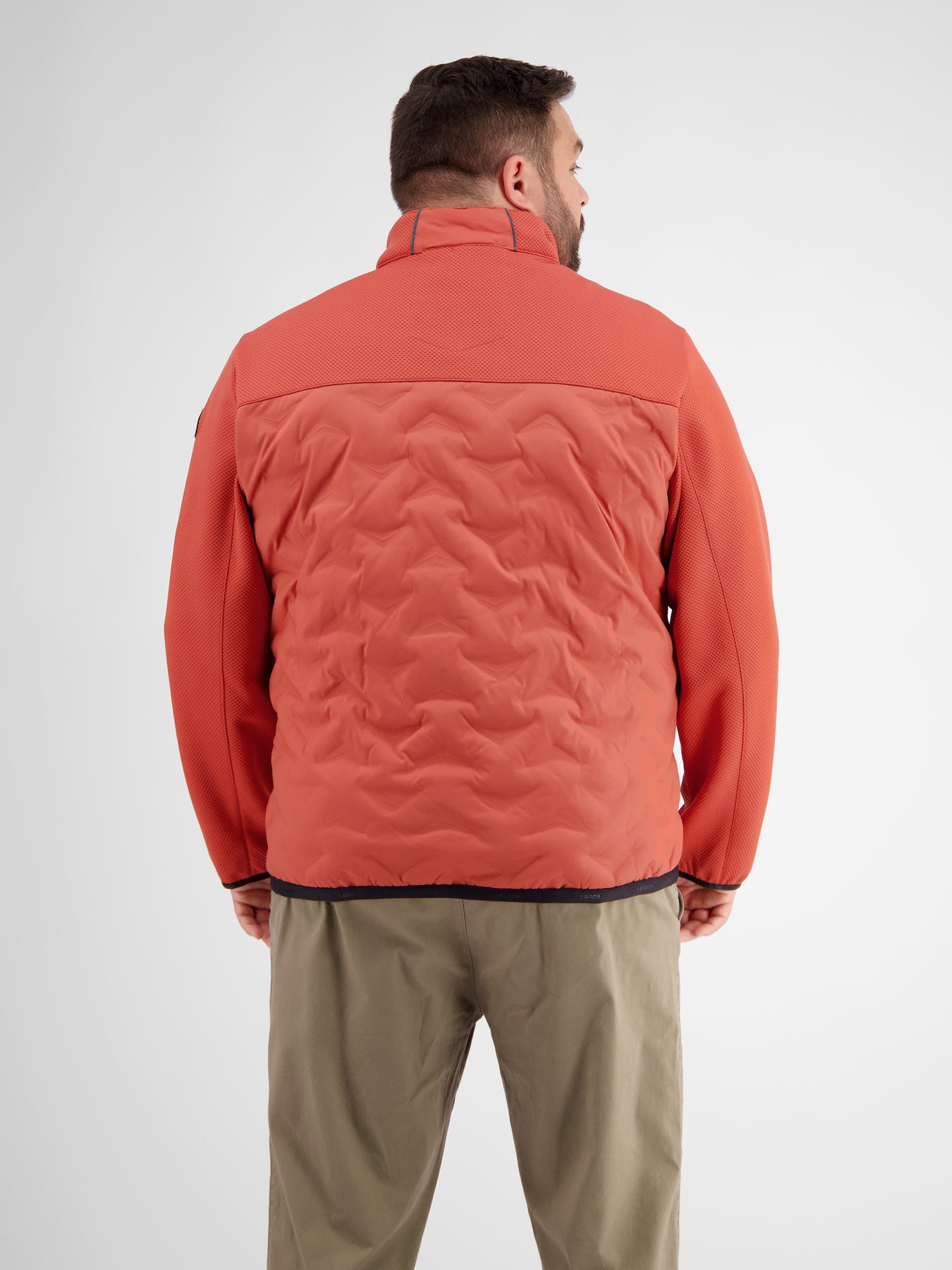 Sportliche Hybrid-Jacke