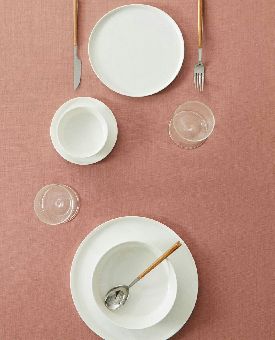 TOALHA DE MESA COM BUNDAS
