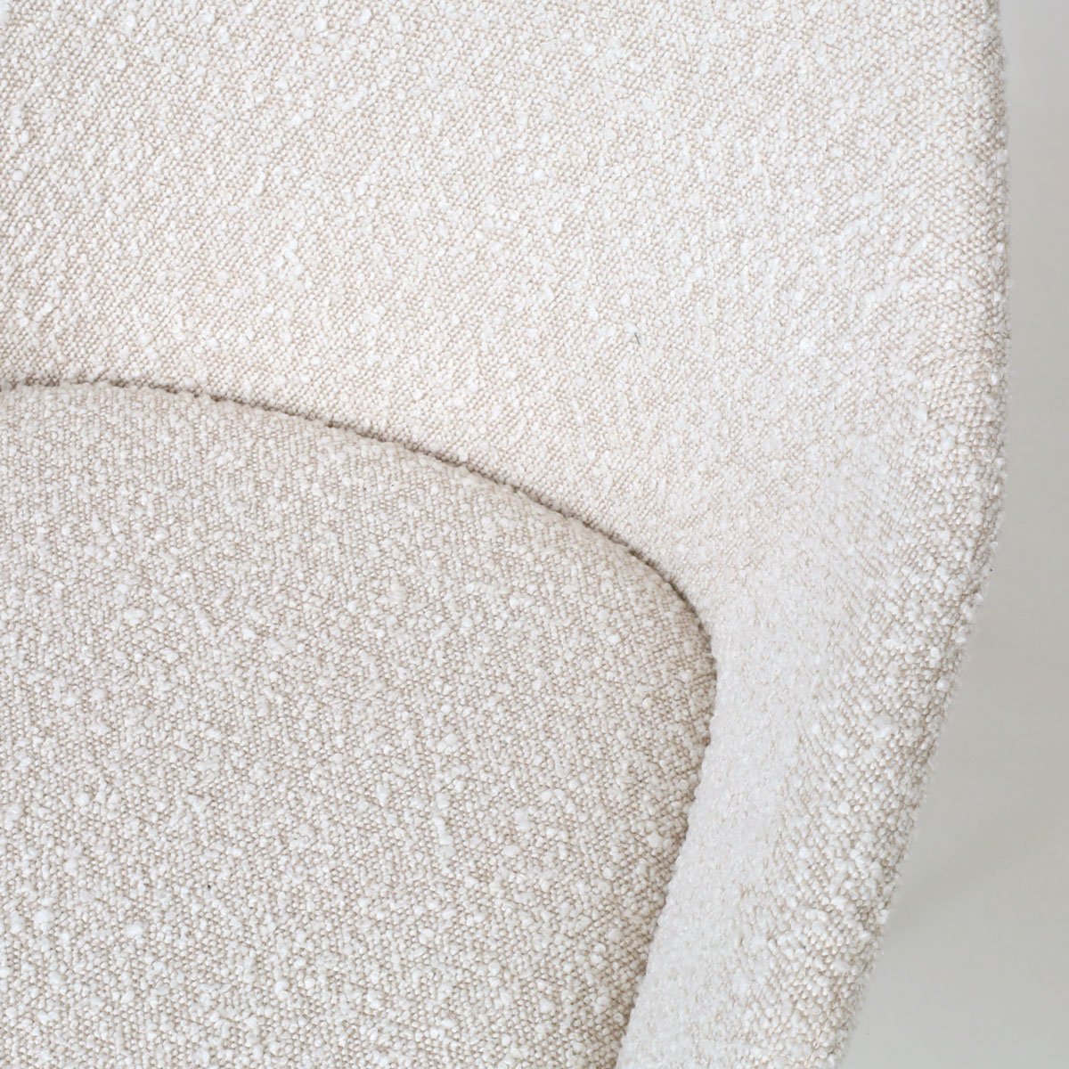 Eetkamerstoel Nena-Mae bouclé beige - zwart onderstel