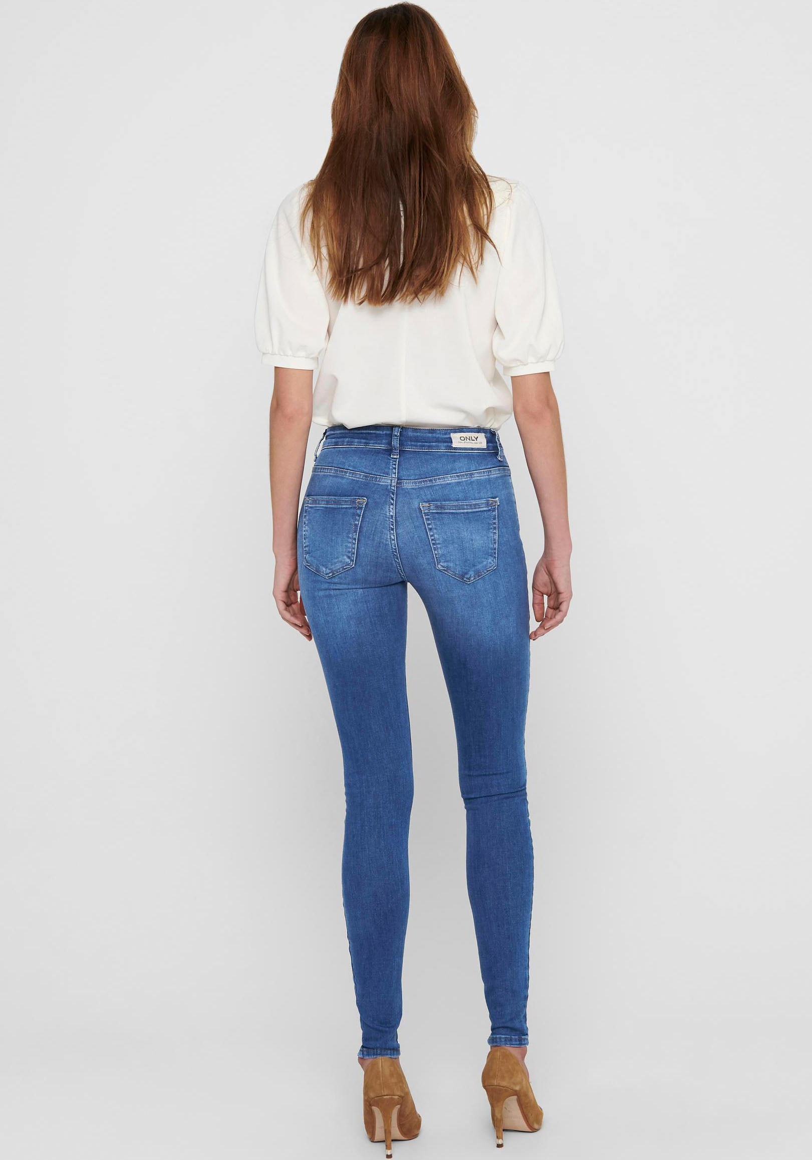 ONLY Skinny-fit-Jeans »ONLBLUSH – Skinny Fit Jeans mit extra engem Schnitt«, Abriebeffekte, modisch, skinny fit, Eingrifftaschen, unifarben