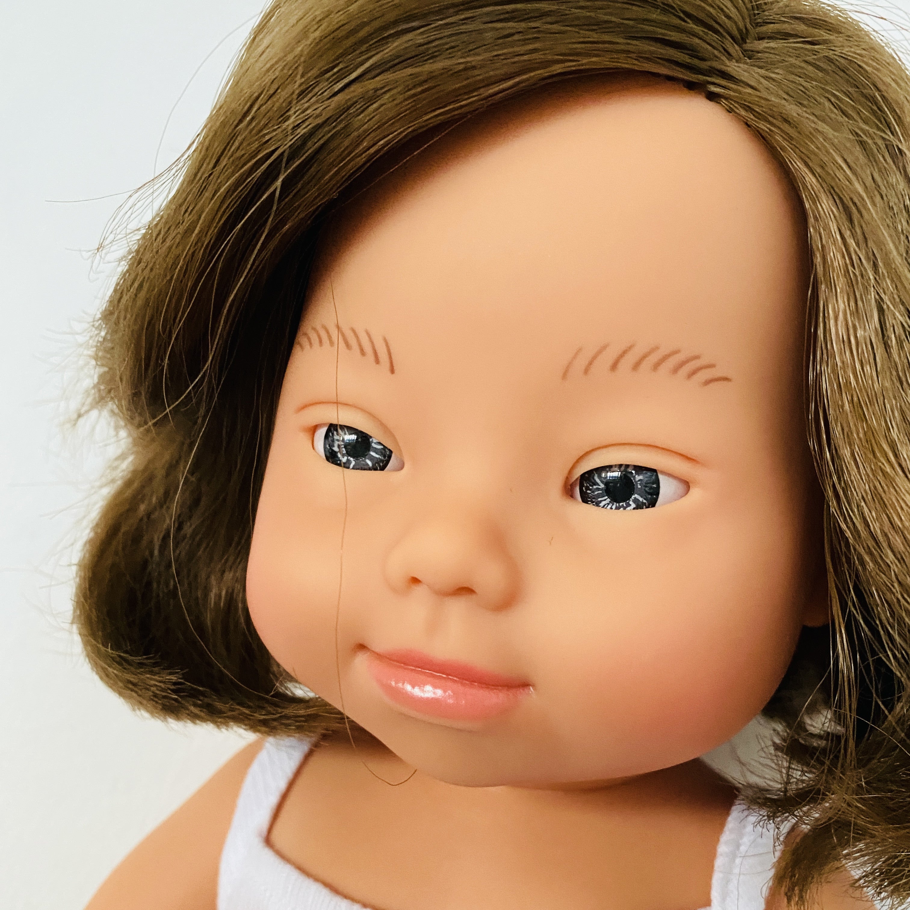 Gordis: Puppe Camilla mit Down Syndrom