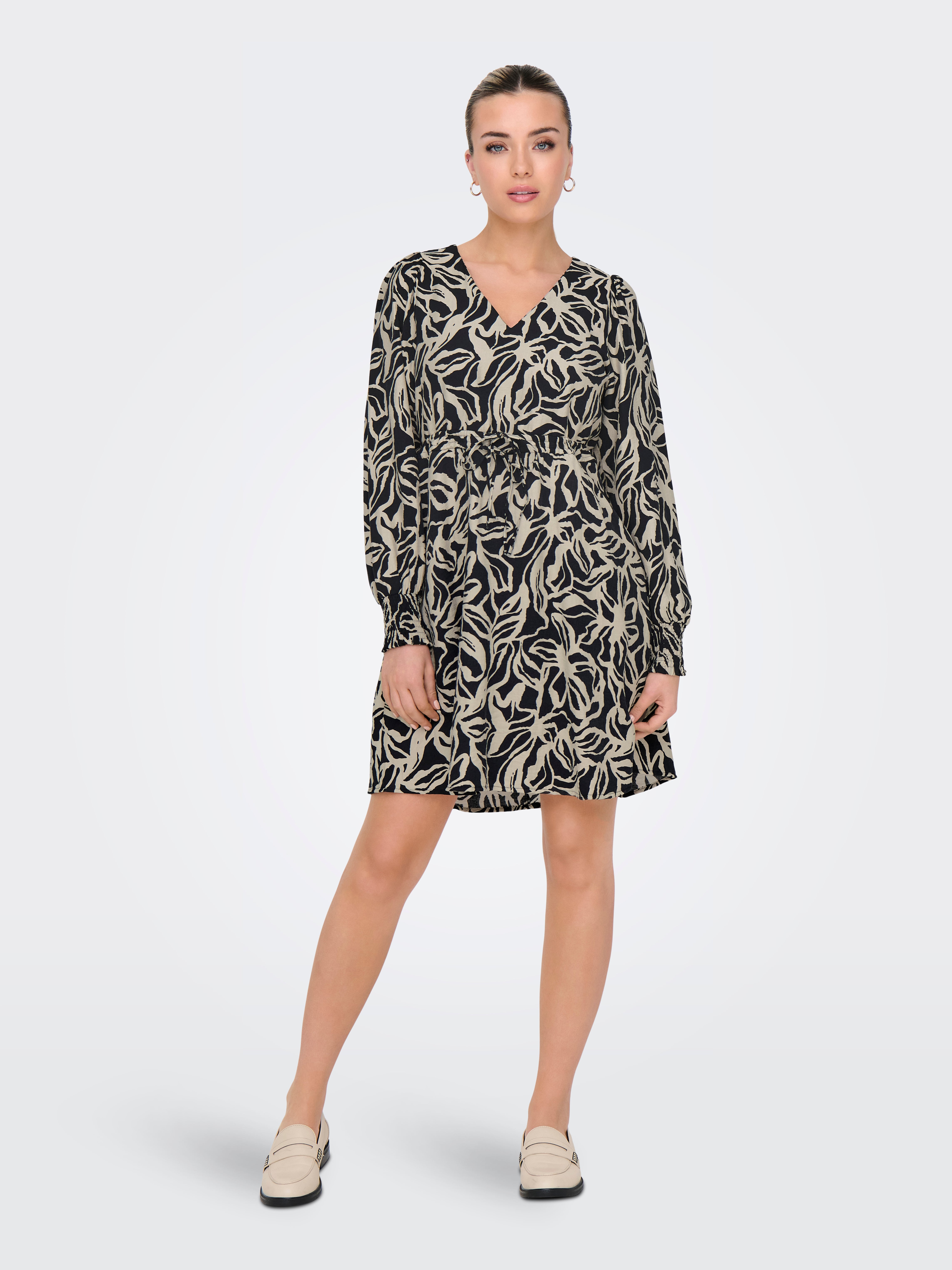 ONLTHARA Kurzes Kleid Black