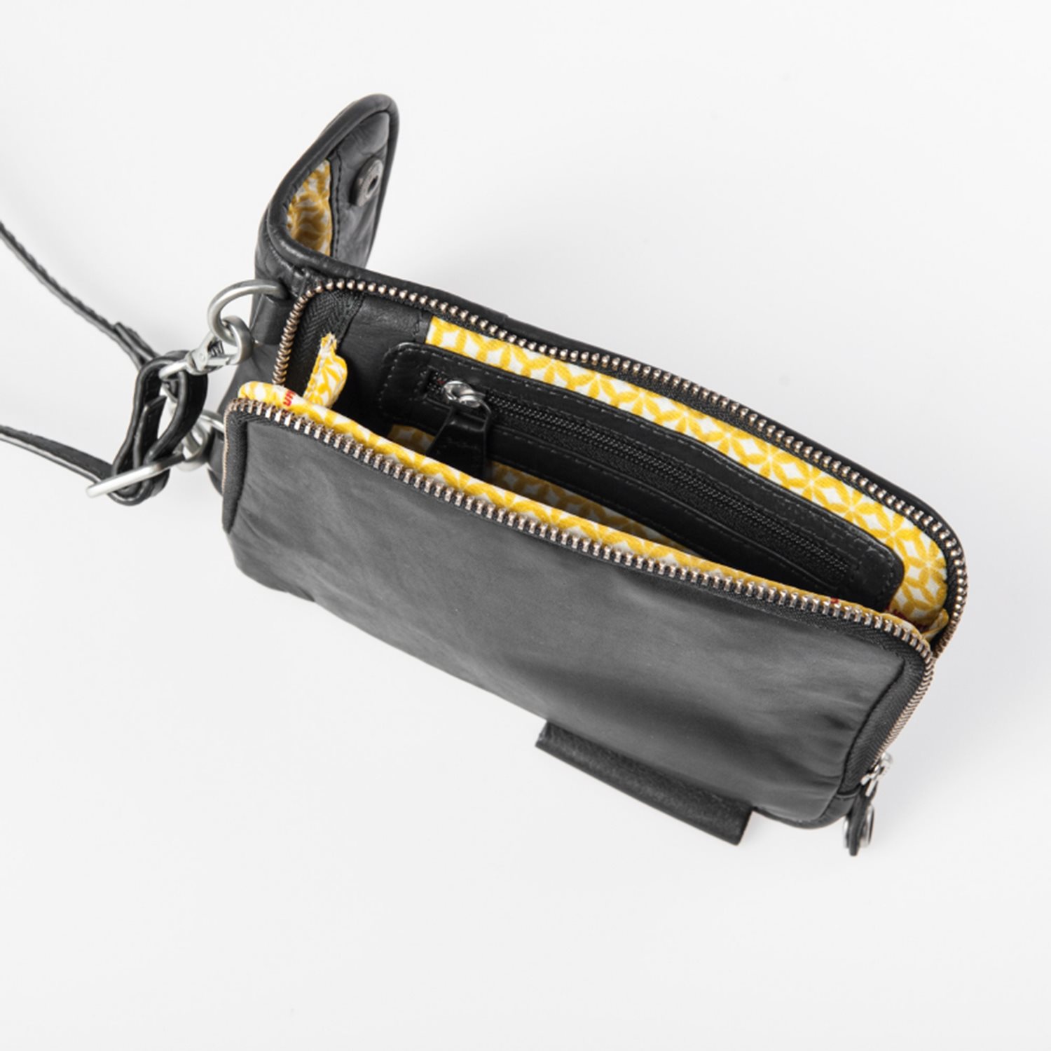 Aunts & Uncles Jamies Orchard Cloudberry Phone Bag jet black