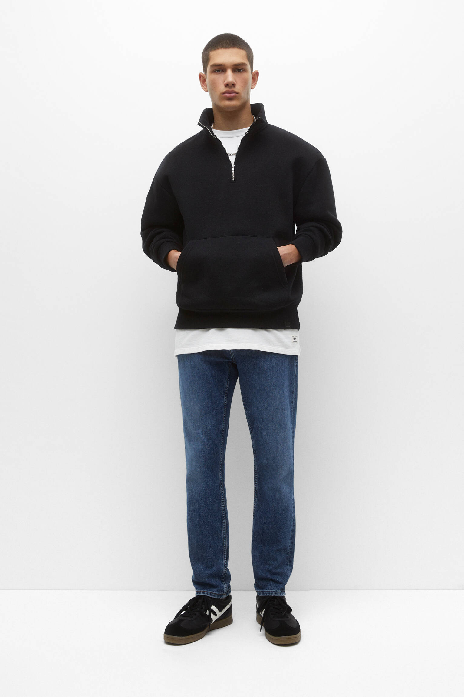 CALÇA JEANS AFUNILADA - AZUL MÉDIO