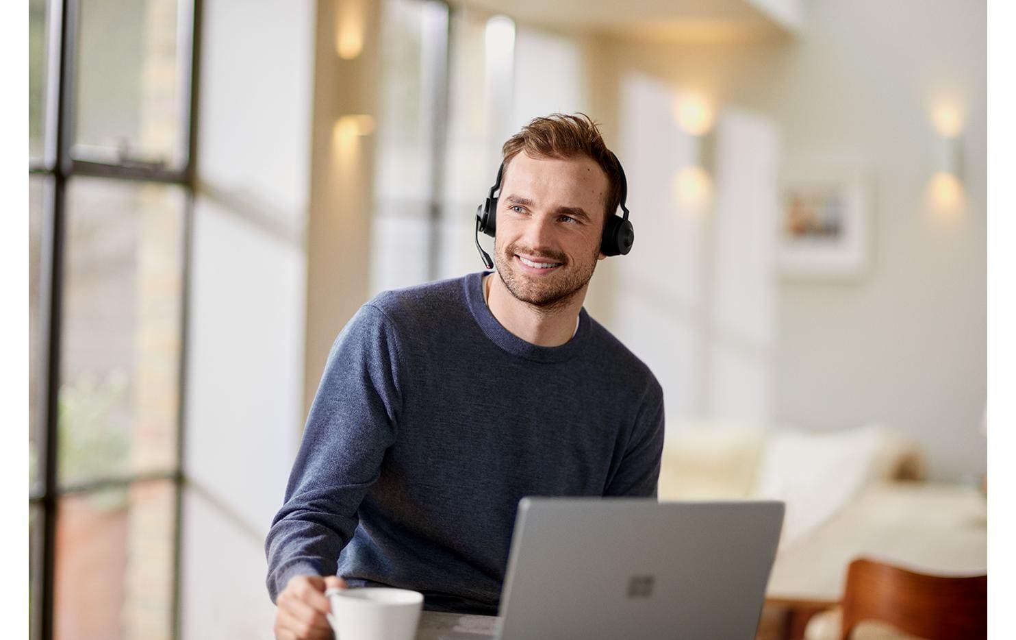 Headset Engage 55 MS Duo USB-C<br>Professionell klingende Anrufe. Ganz gleich, wo Sie arbeiten
