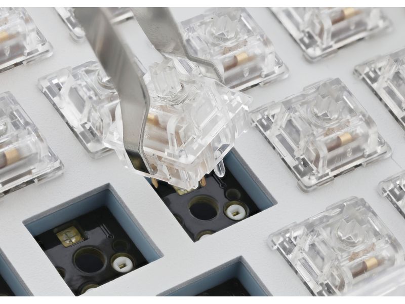 DELTACO Gaming-Tastatur GAM-160-T-CH Weiss Mechanische-Tastatur, RGB-Beleuchtung, Hot-Swap-Schalter