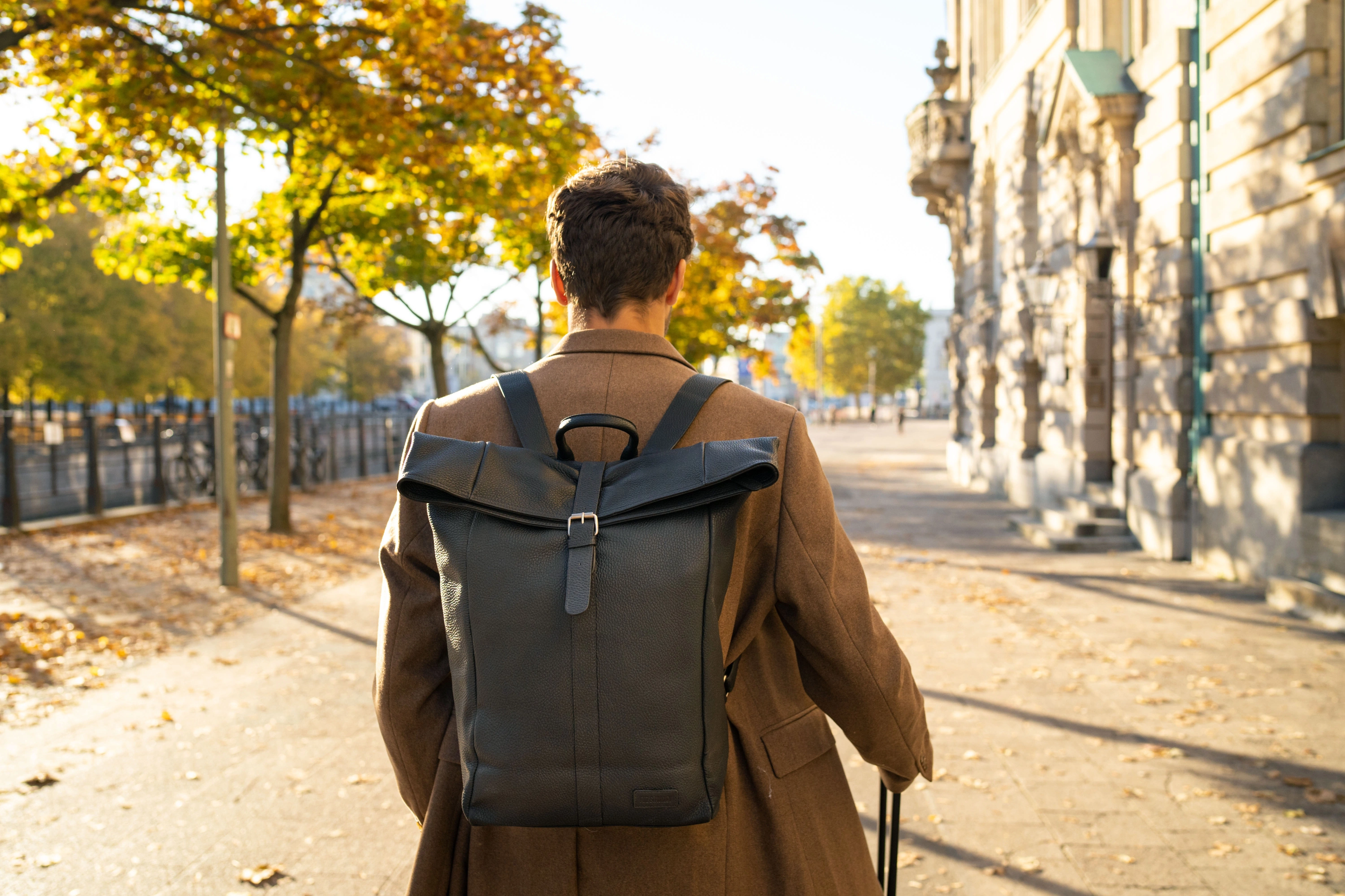 Fitz & Huxley Leder-Rucksack EMISSARY 21, schwarz