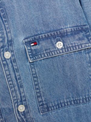 Camisa jeans com bolso de aba