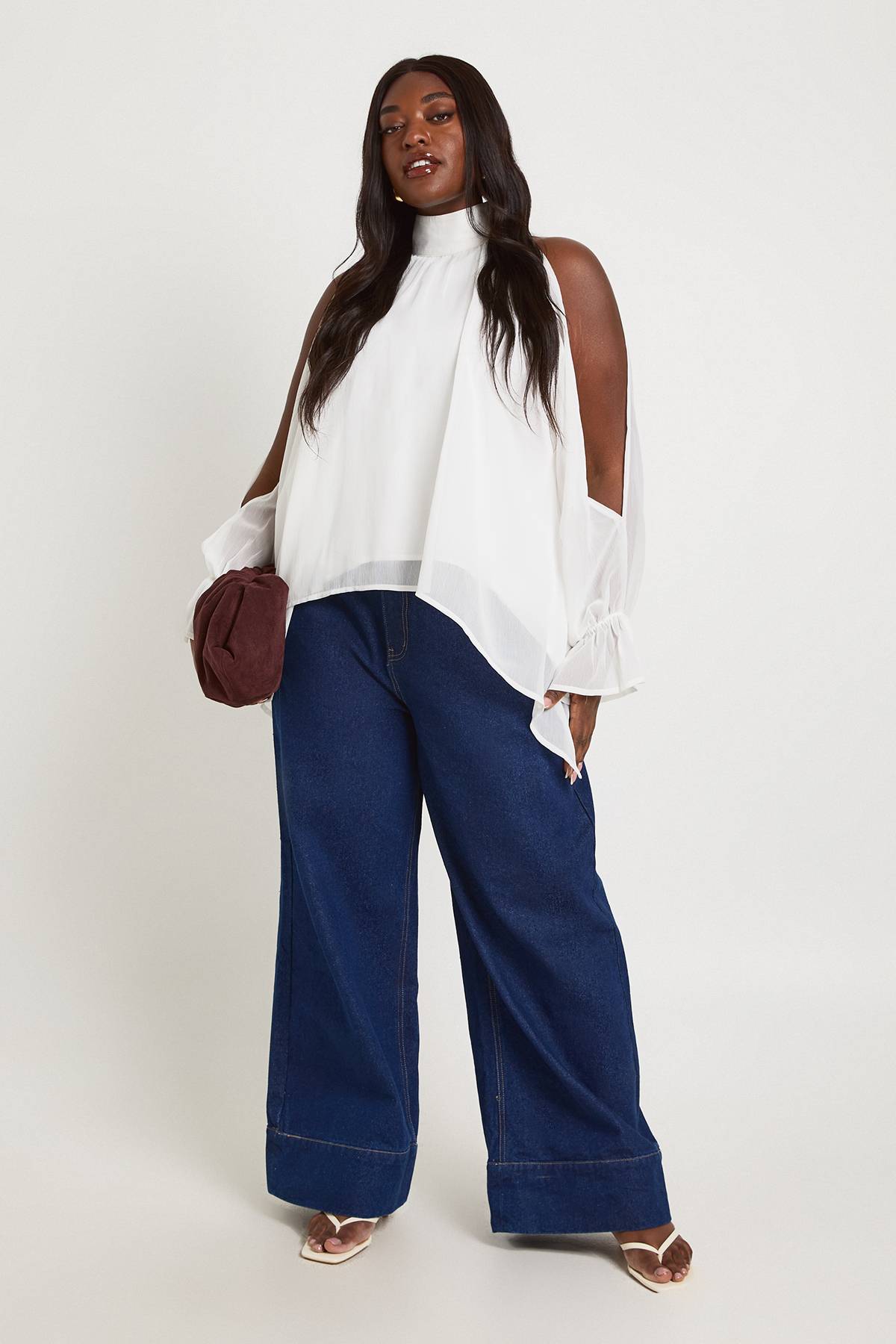 boohoo Blouse Grande Taille En Mousseline Col Licou Manches Longues Drapée