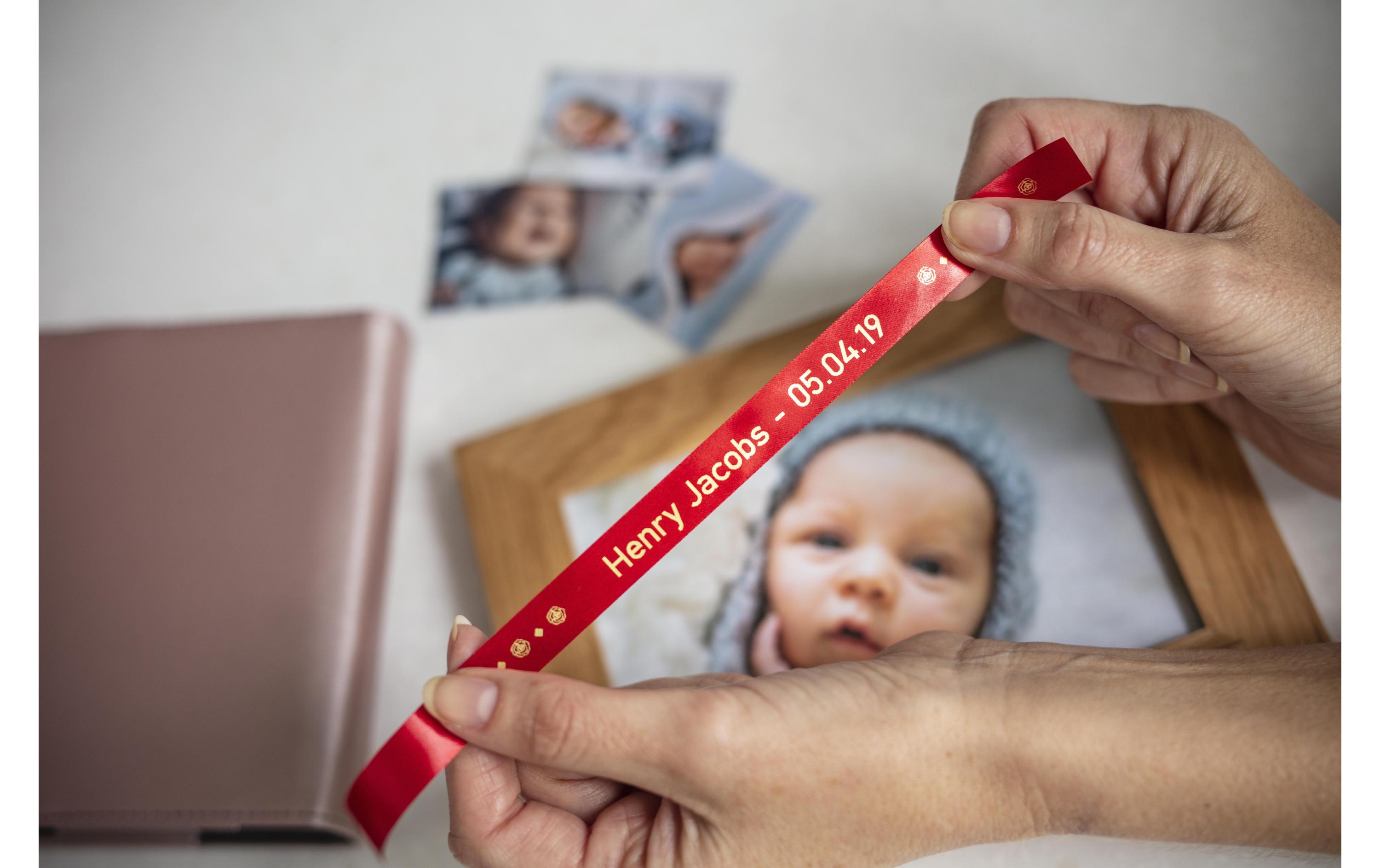 Beschriftungsband TZe-RW34 Gold auf Rot12 mm-Beschriftungsband für Etikettendrucker