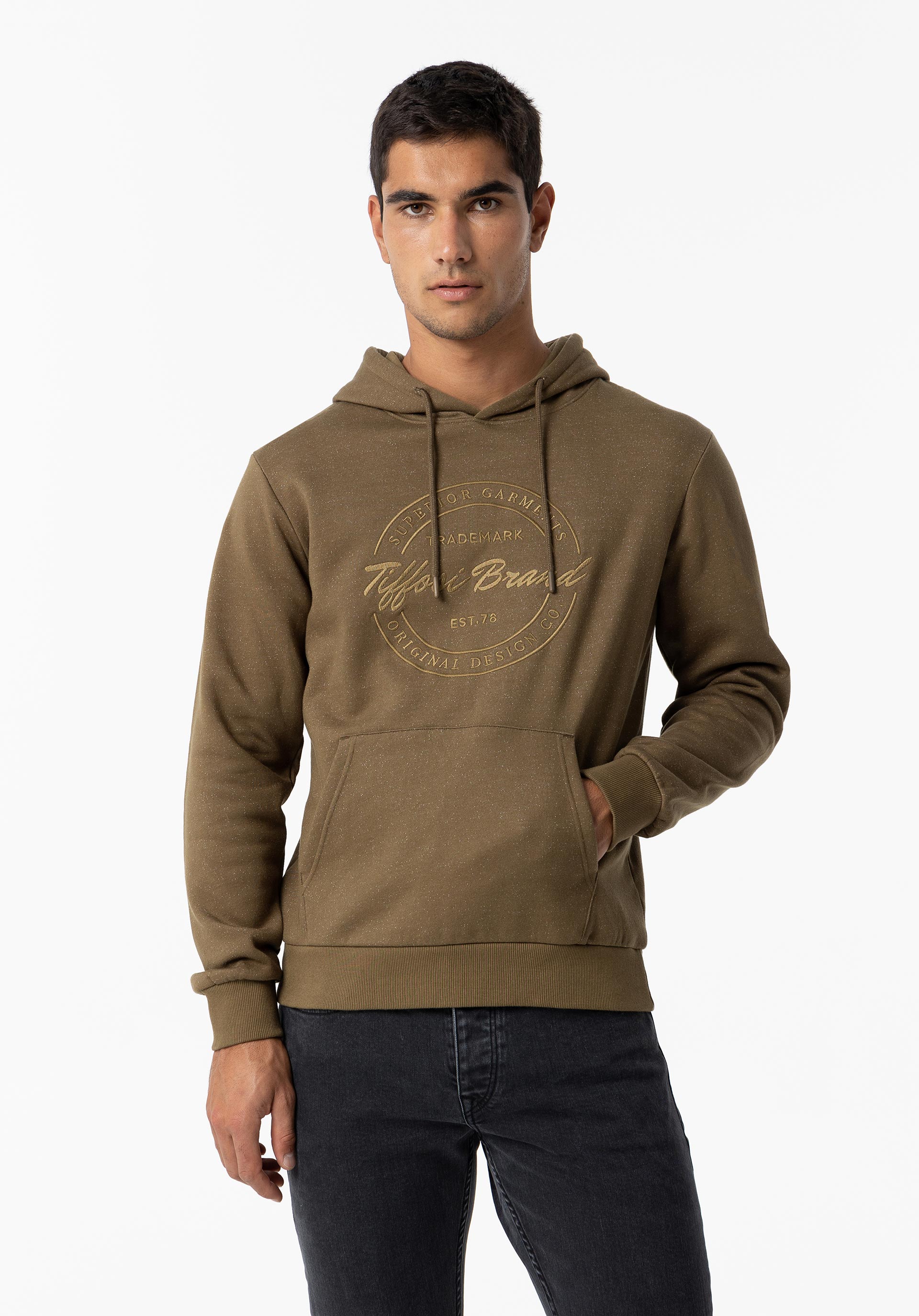 Hoodie com Bordado Frontal
