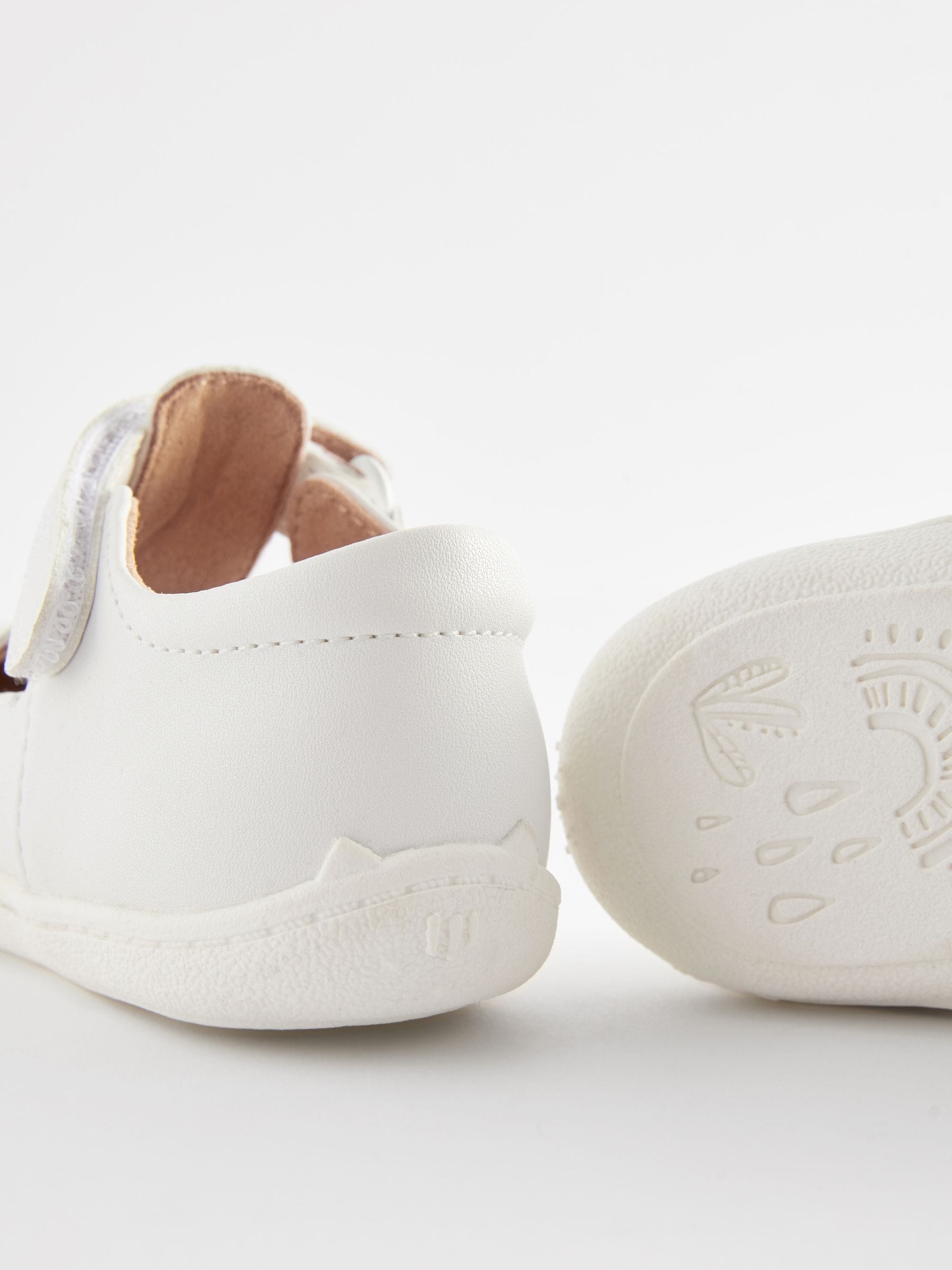 Wit - Babyslofjes met T-bandje