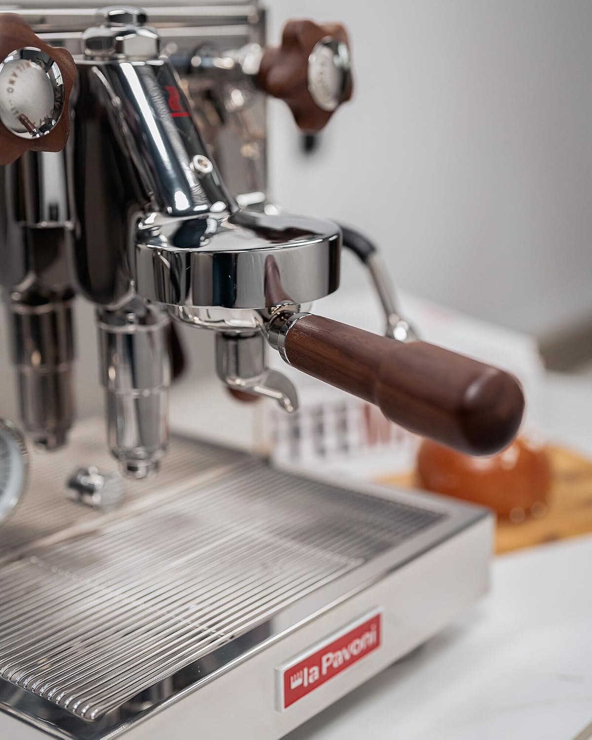 La Pavoni New Cellini Classic, Semiprofessionelle Espresso-Kaffeemaschine LPSCCS01EU, Einzelboiler mit Wärmetauscher, mit Drehventilen, Dampf- und Heißwasserlanze, 1400 W, Edelstahl