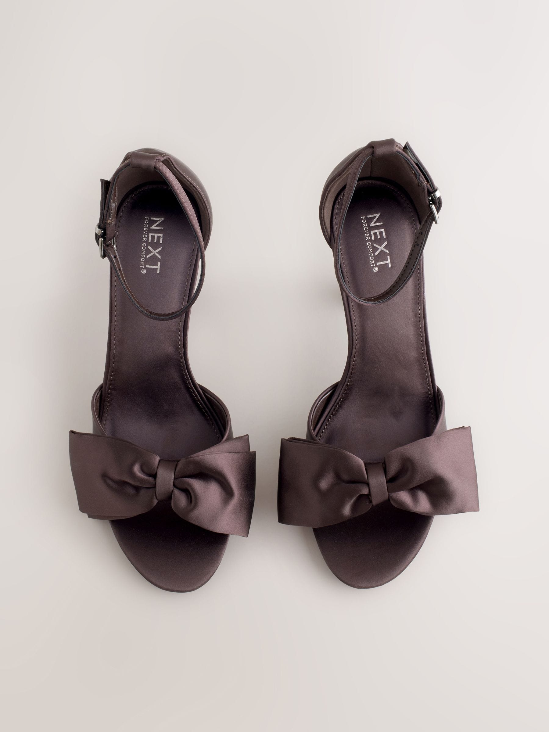 Chocoladebruin - Forever Comfort® Satin Bow Block Heeled Sandals