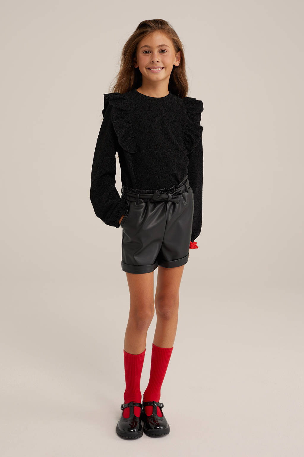 WE Fashion imitatieleren casual short zwart