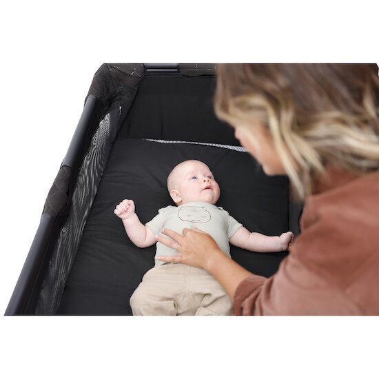 Lit de voyage FoldLite™ LX   Midnight        de               Graco