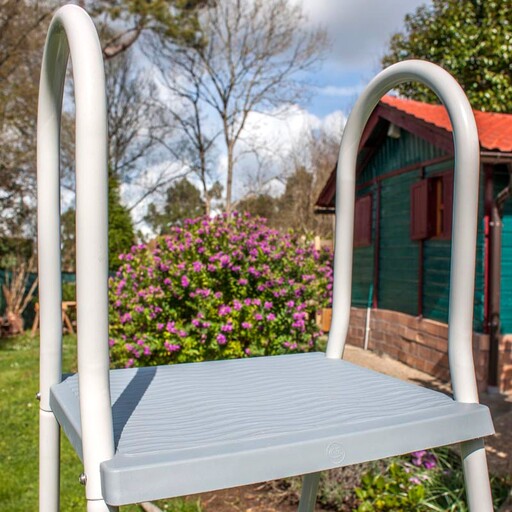 Escadas para piscinas acima do solo
