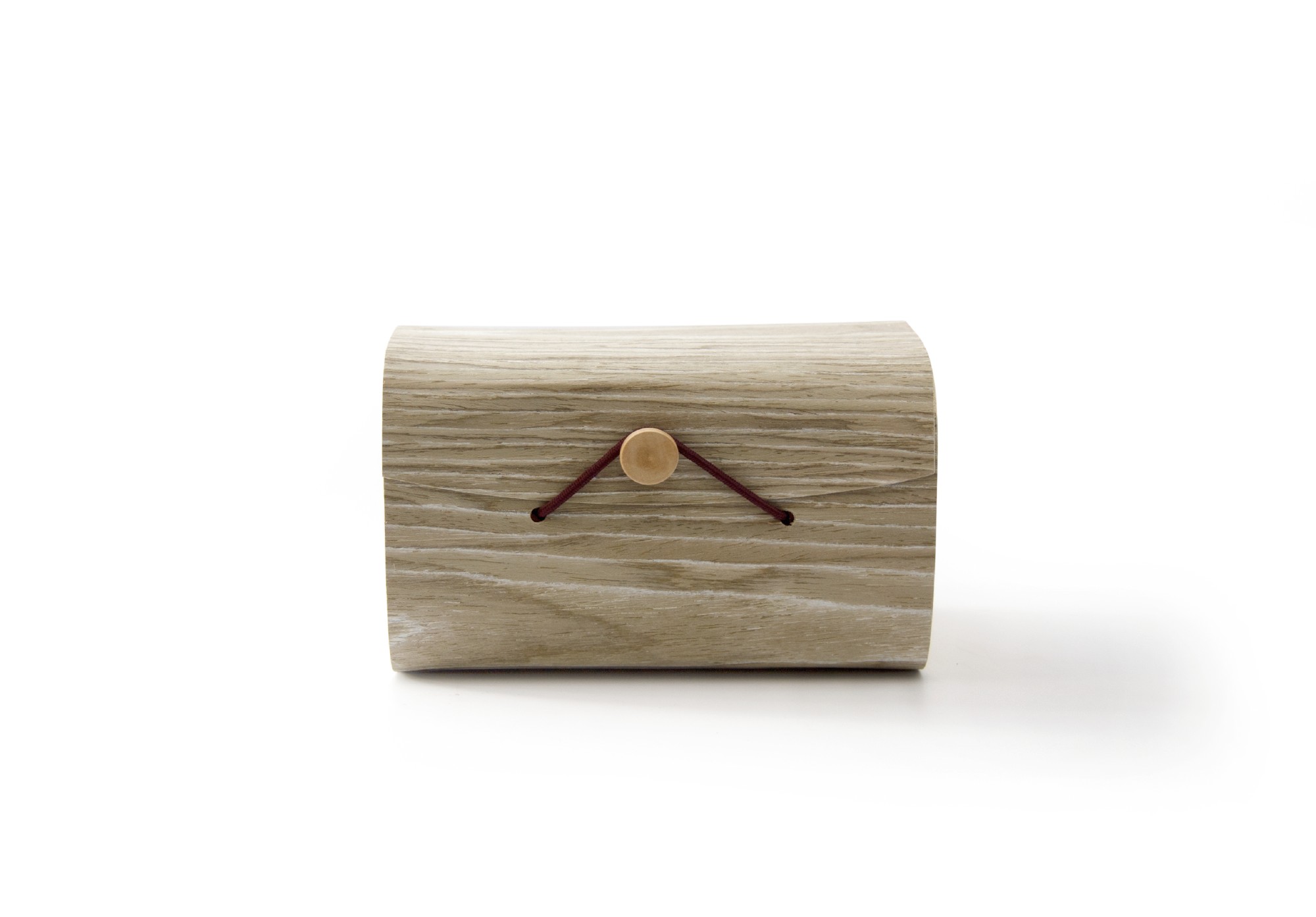 Box 'Quetto' mit Knopfverschluss, dunkles Furnier, T 9 cm, H 9 cm, B 14,5 cm von fischer's lagerhaus