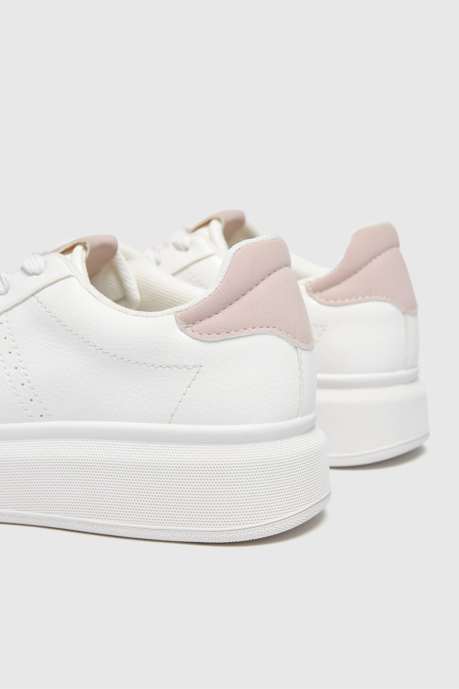 Tênis casual com sola volumosa - Branco