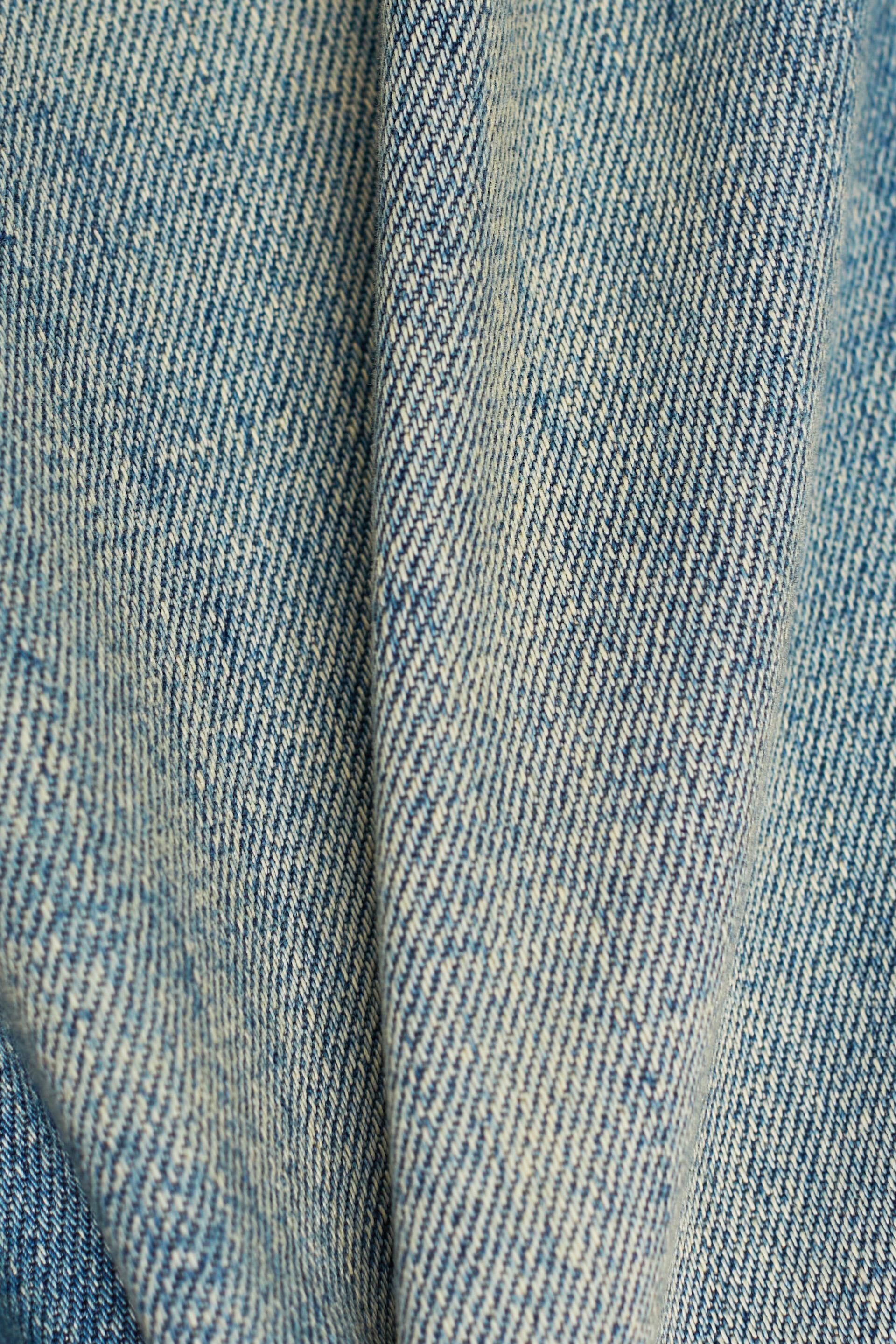 Jean Slim à la finition stone washed, coton biologique