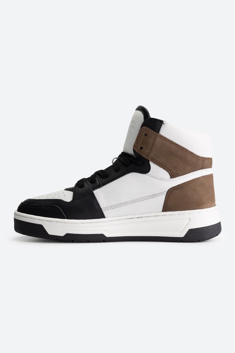 be:at:  Kobe Sneaker