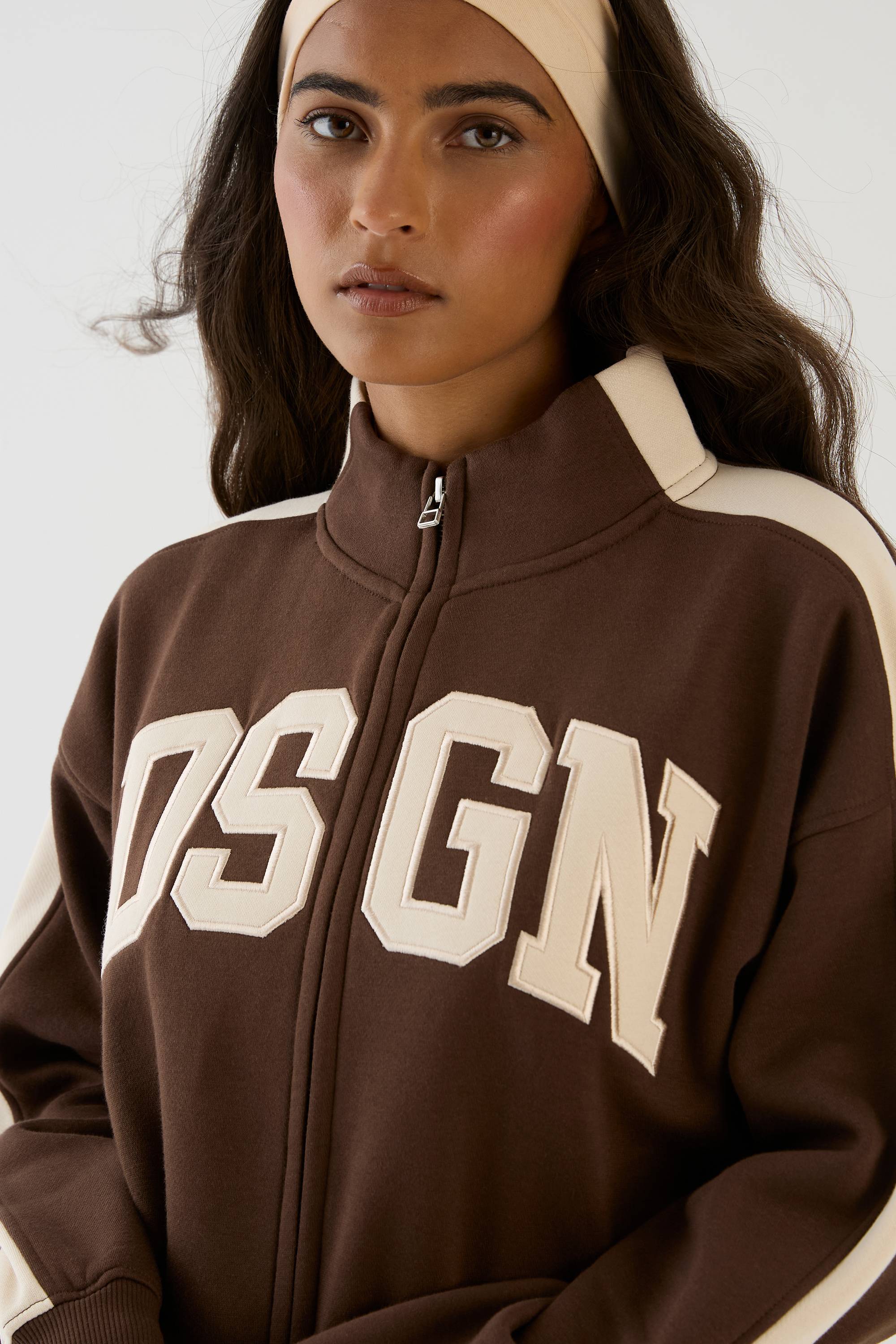 Ensemble De Survêtement Court Bomber DSGN Studio À Col Montant Zippé Avec Bandes Latérales