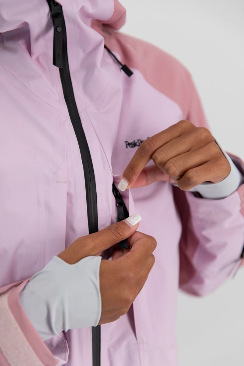 PEAK PERFORMANCE Insulated 2L Damen Skijacke