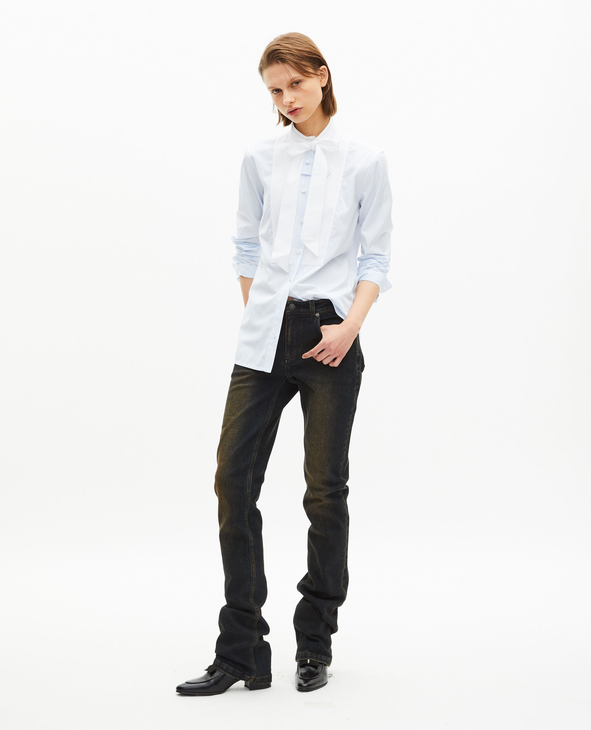 Chemise à fines rayures bleu clair