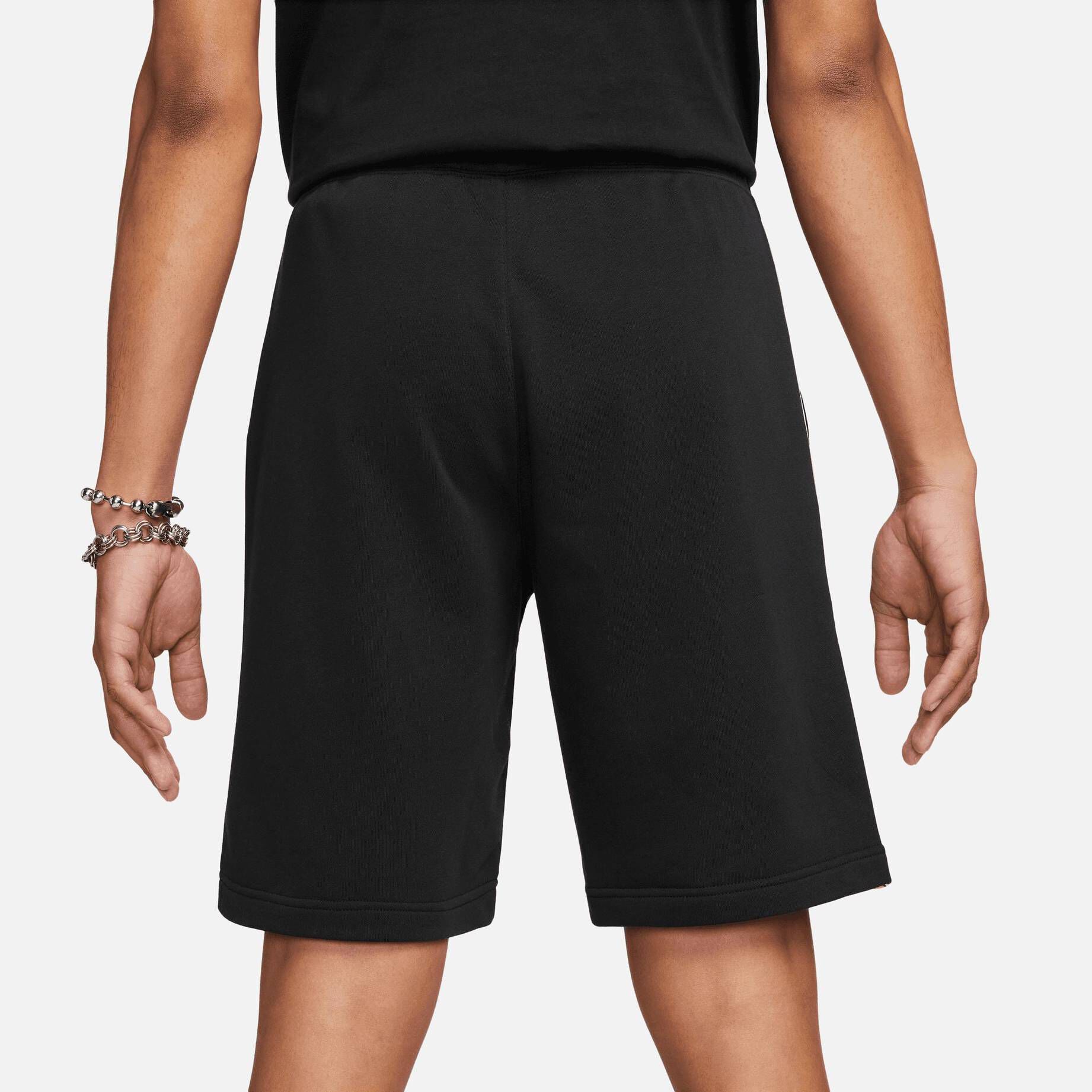 Nike Sportswear| Herren Shorts REPEAT