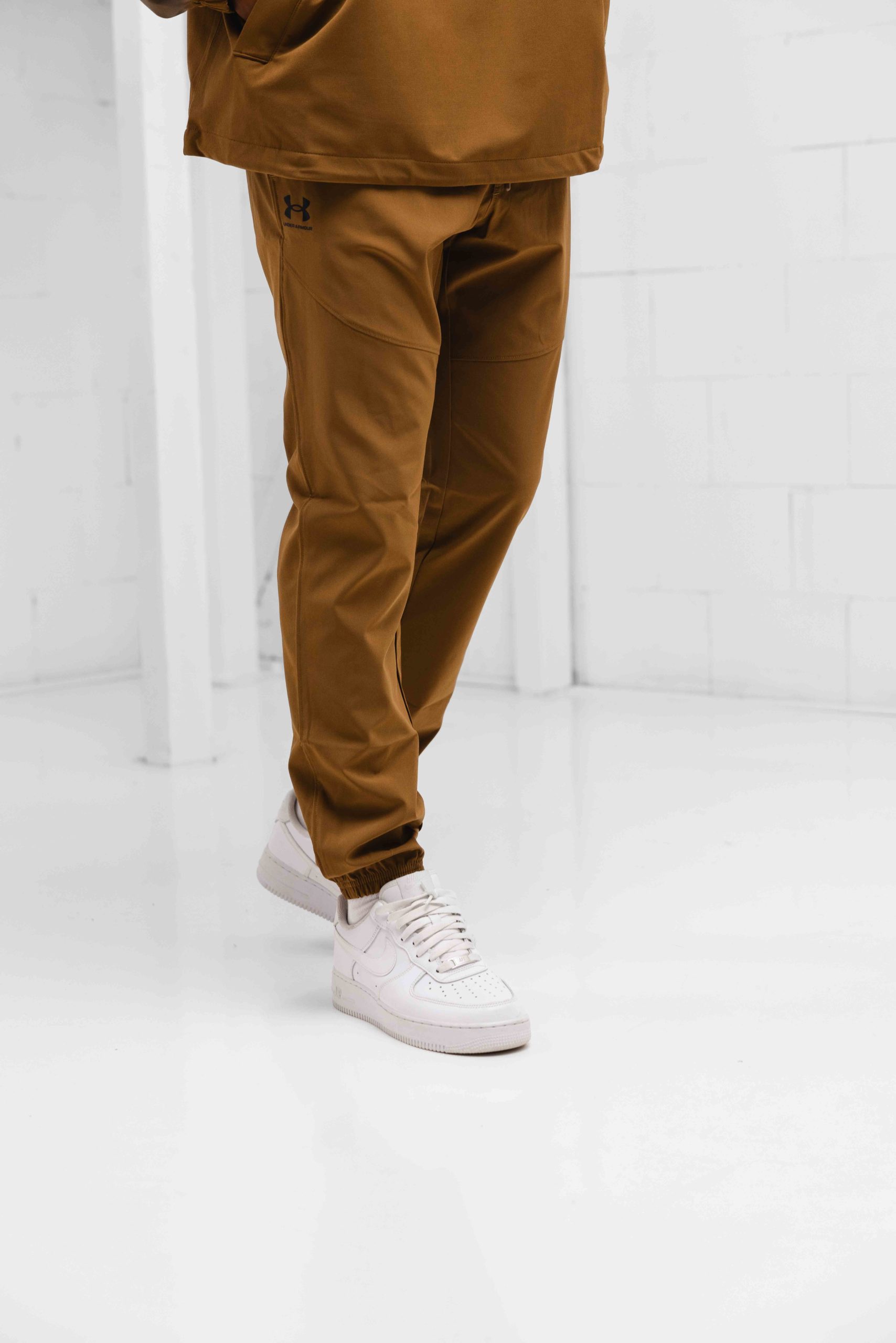 Under Armour Vibe Woven Trainingsbroek Heren Bruin