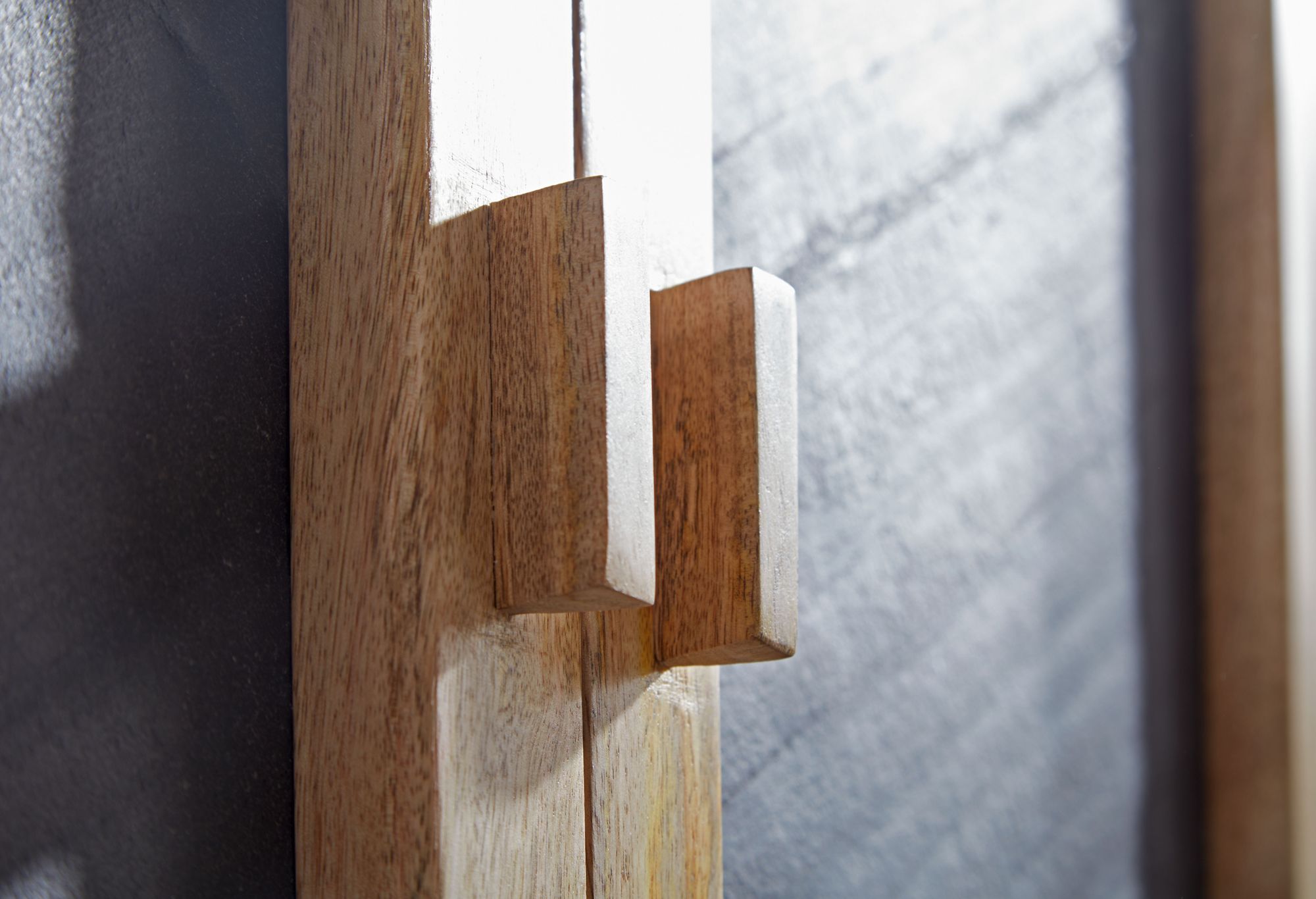 KADIMA DESIGN Sideboard, Mangoholz, Stauraum, anthrazitfarbene Türfronten, 80x75x35 cm