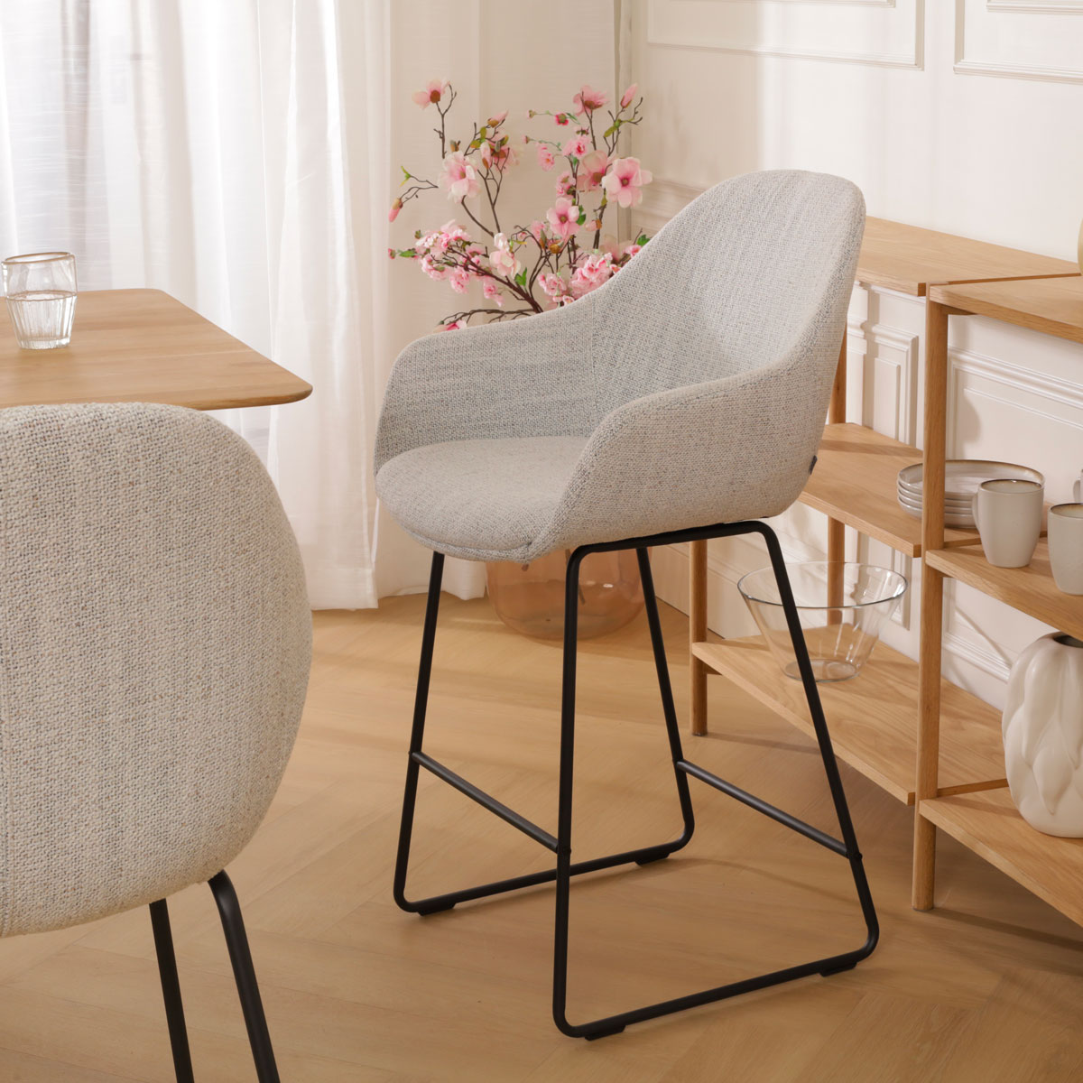 Barkruk Nino-Mae grijs beige gemêleerd zwart onderstel 65 cm