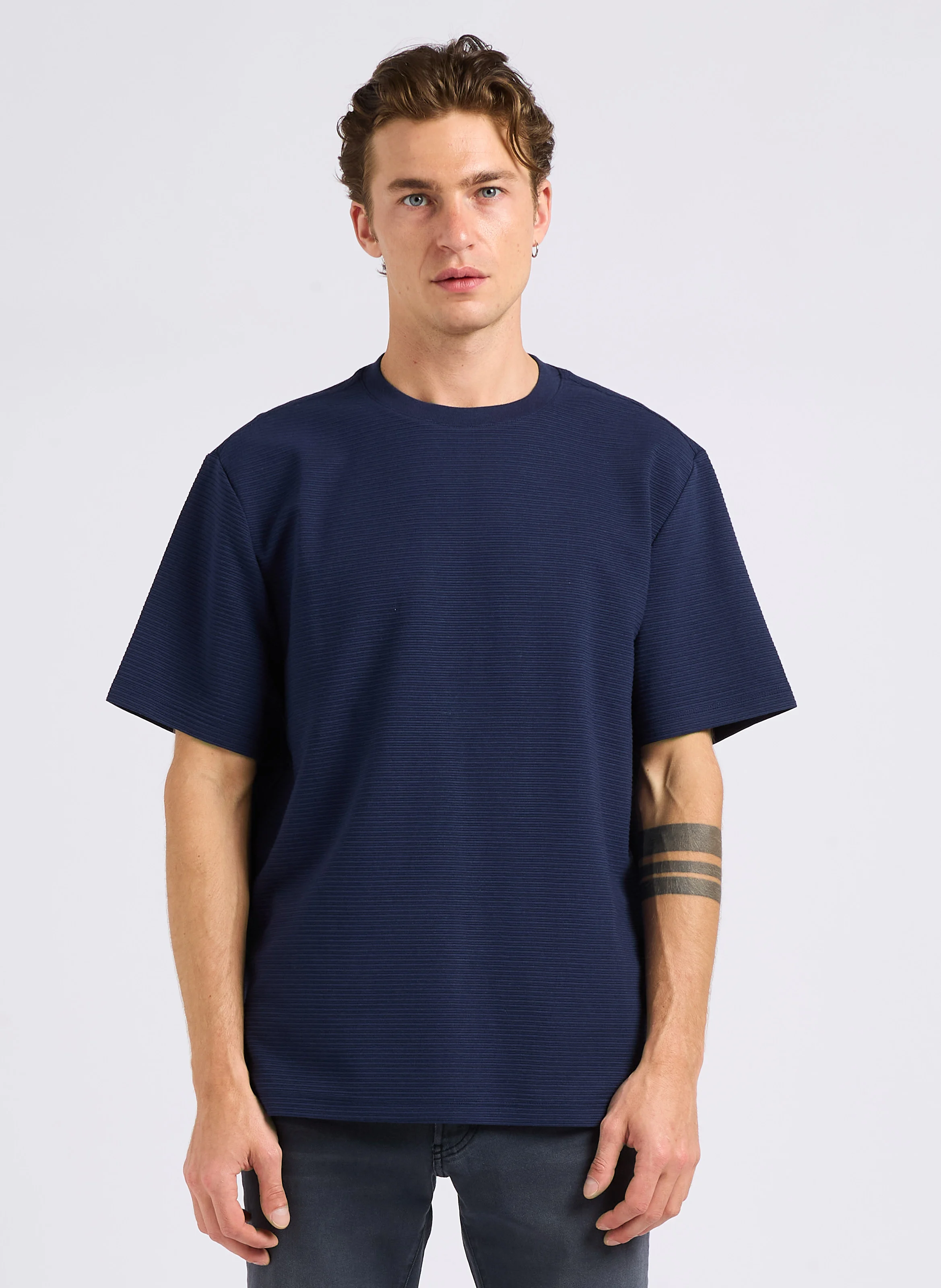 Tee-shirt ovesize col rond rayé en coton mélangé| Bleu