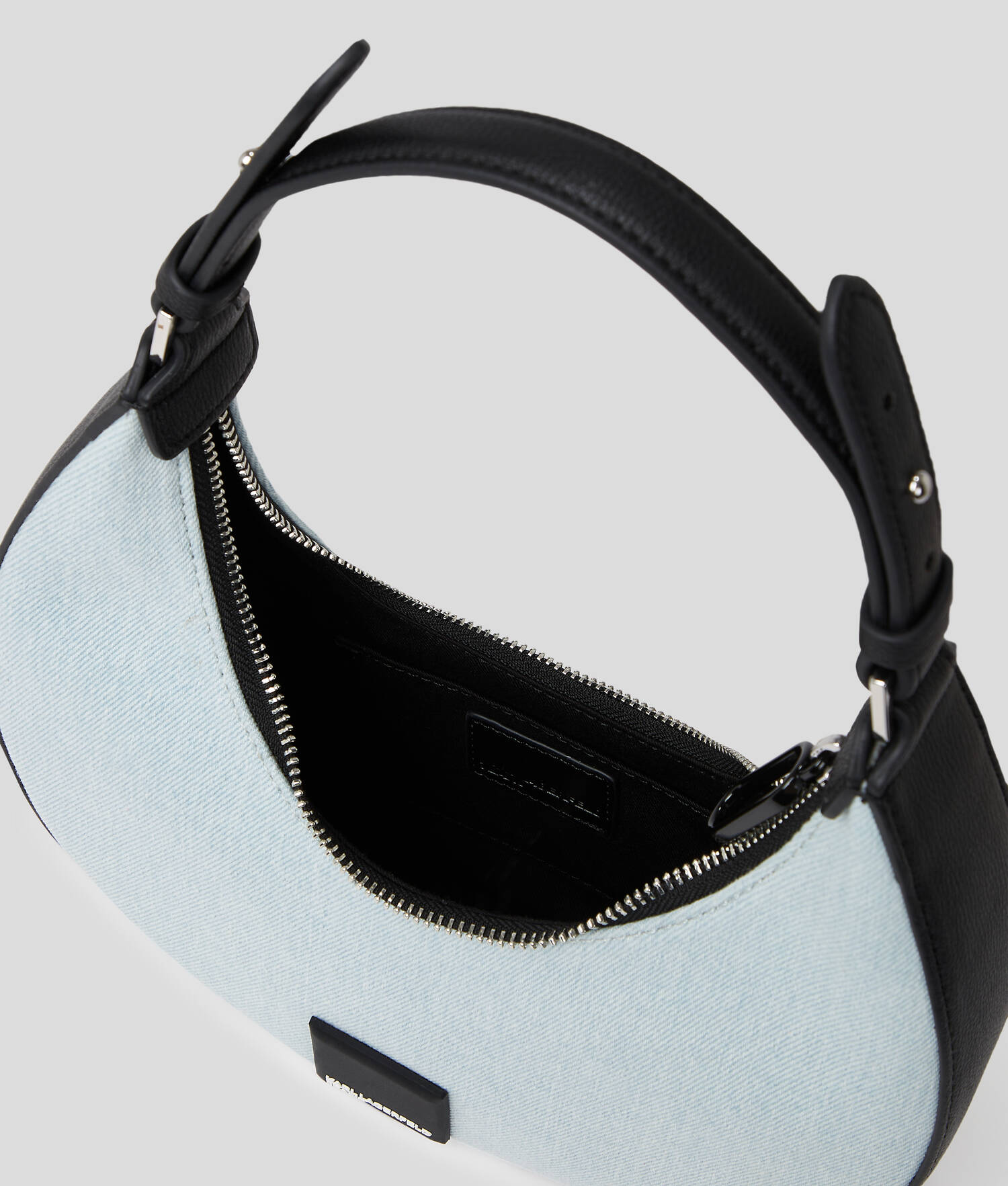 SAC PORTÉ ÉPAULE DEMI-LUNE AVEC LOGO CARRÉ - Bleu Clair