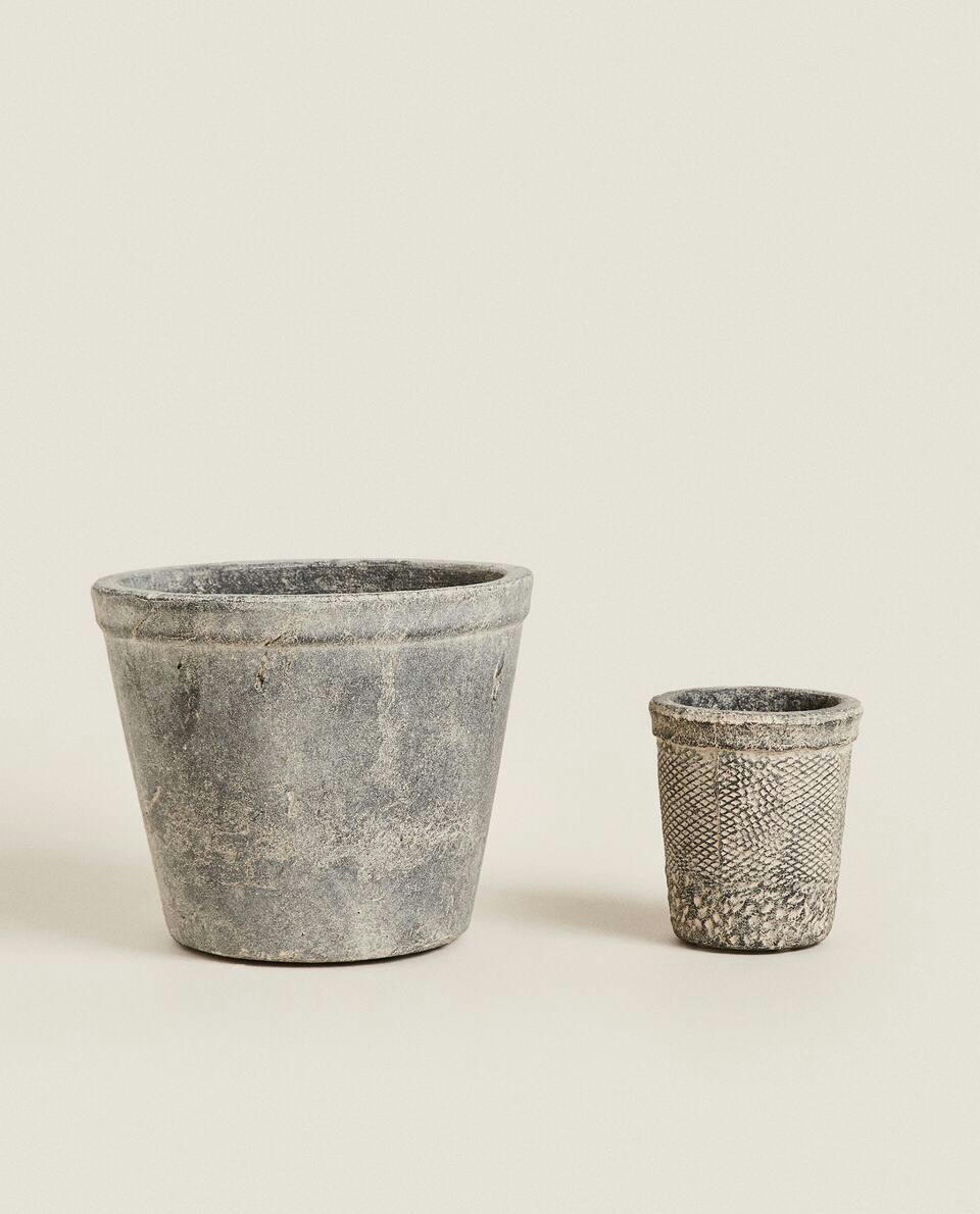 VASO DE FLORES DE BARRO ESCURO