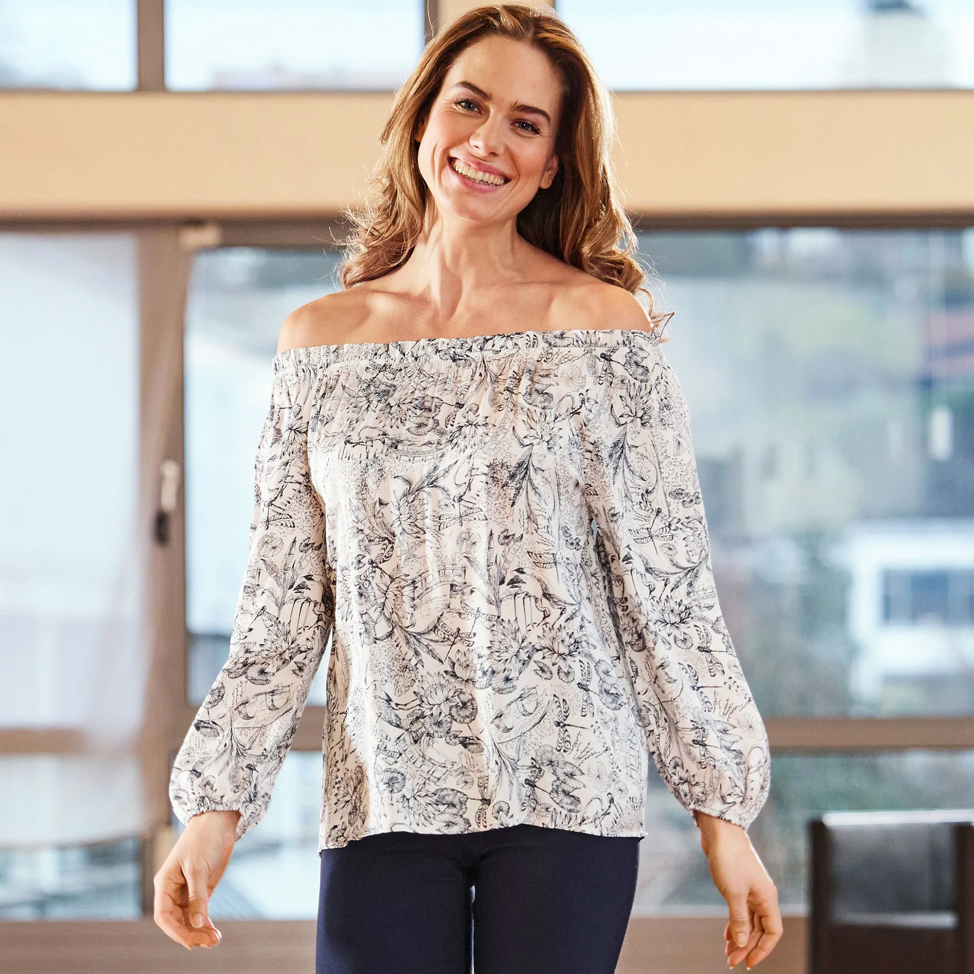 Damen-Bluse mit elastischem Ausschnitt