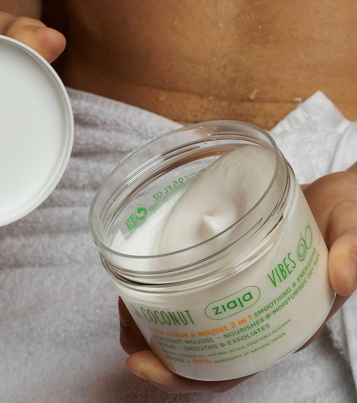 Ziaja - *Coconut and Orange Vibes* - Esfoliação corporal e mousse 2 em 1 com notas de coco
