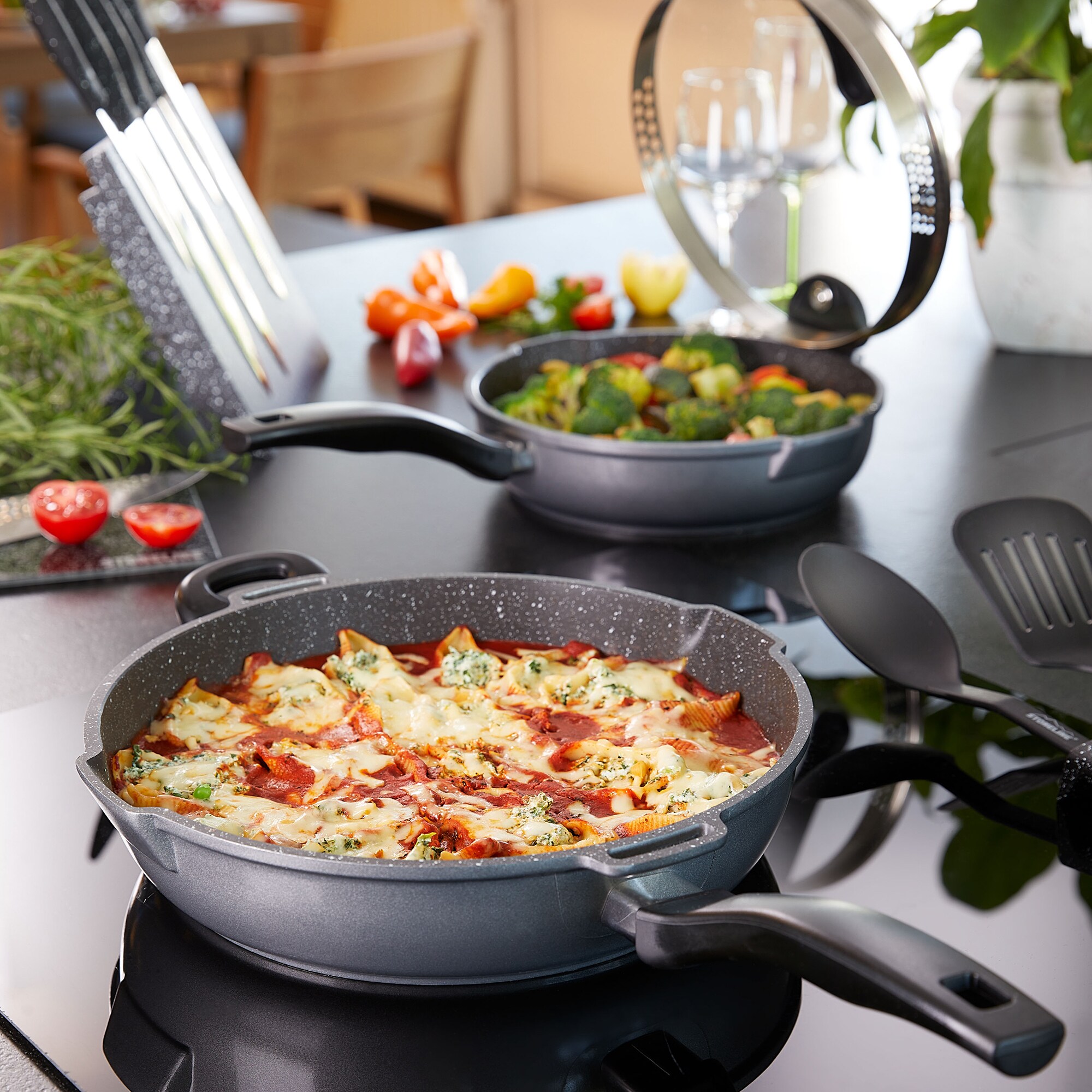 STONELINE® FUTURE Schmorpfanne 24 cm, mit Siebglasdeckel