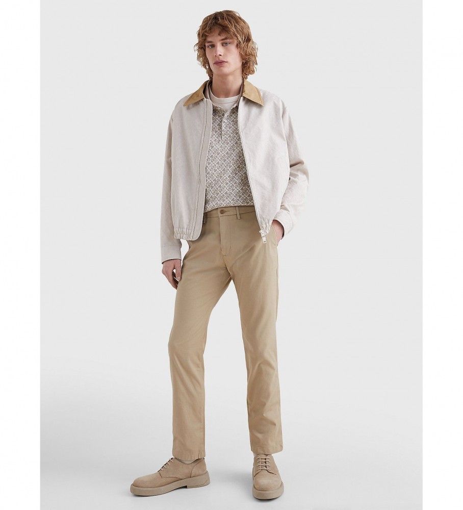 Calça chino bege da coleção Tommy Hilfiger Denton 1985