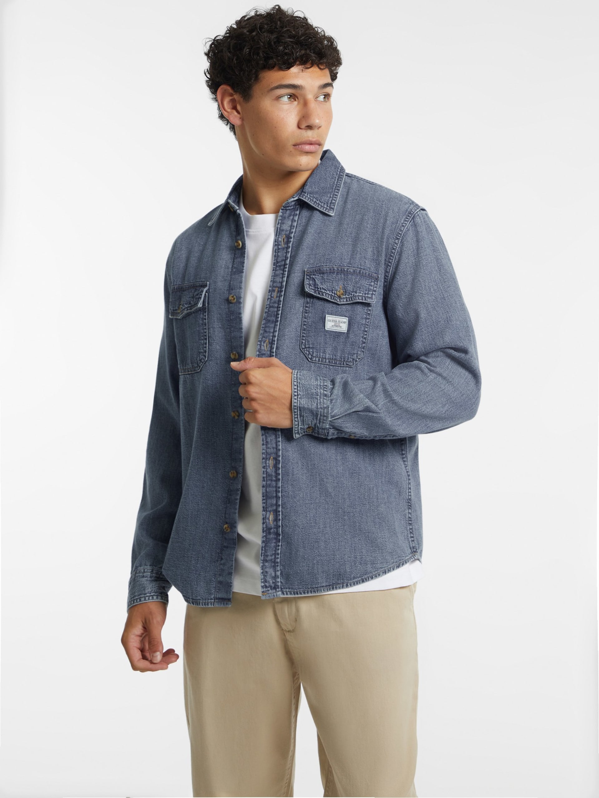 Camisa clássica de manga comprida em jeans