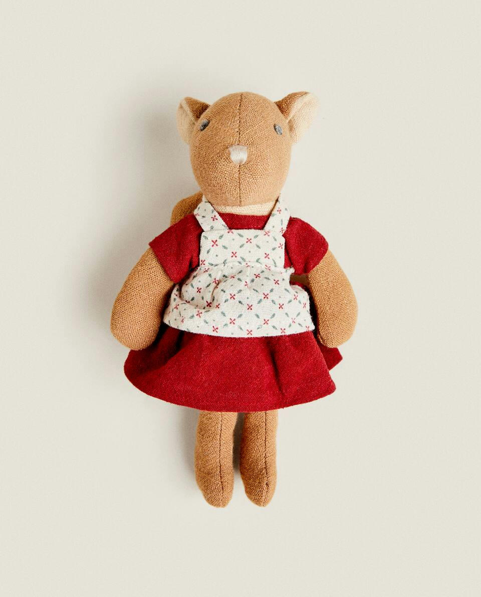 Conjunto de brinquedos de pelúcia natalinos da família de esquilos