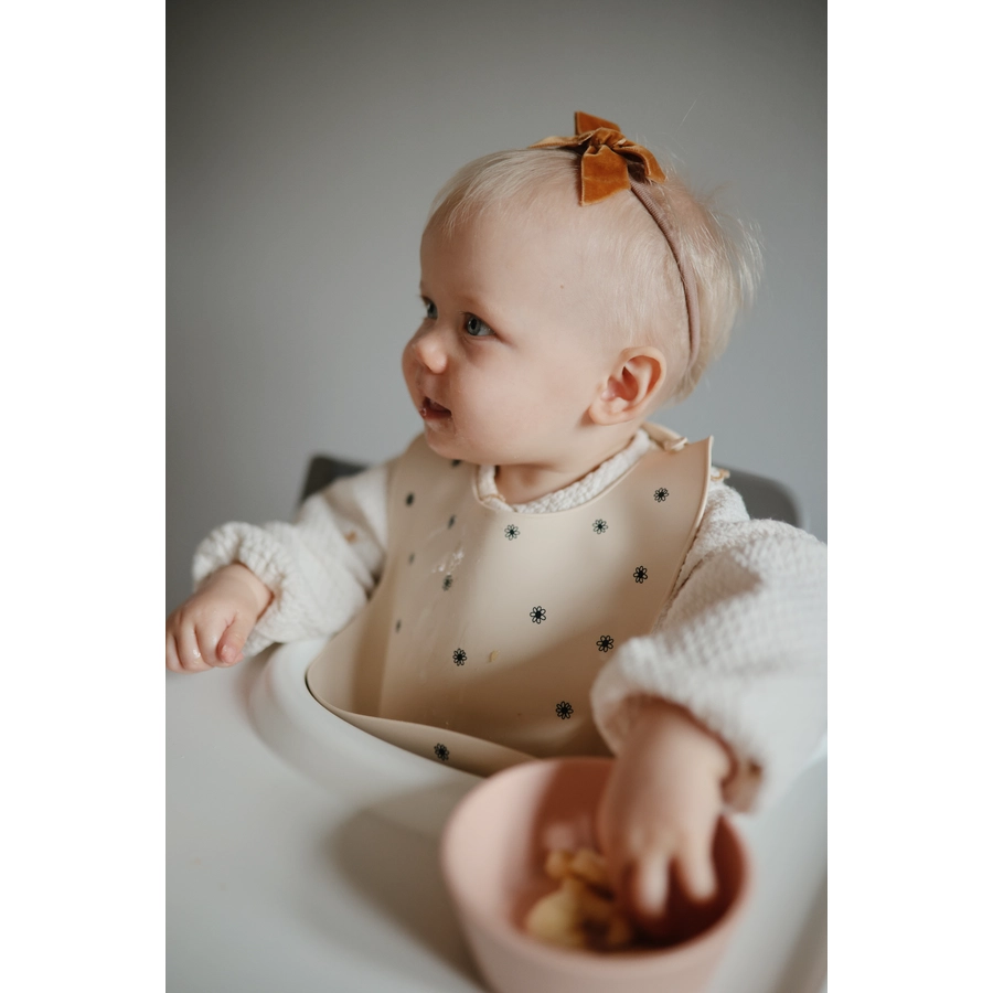 mushie Silikonlätzchen Black Daisy
